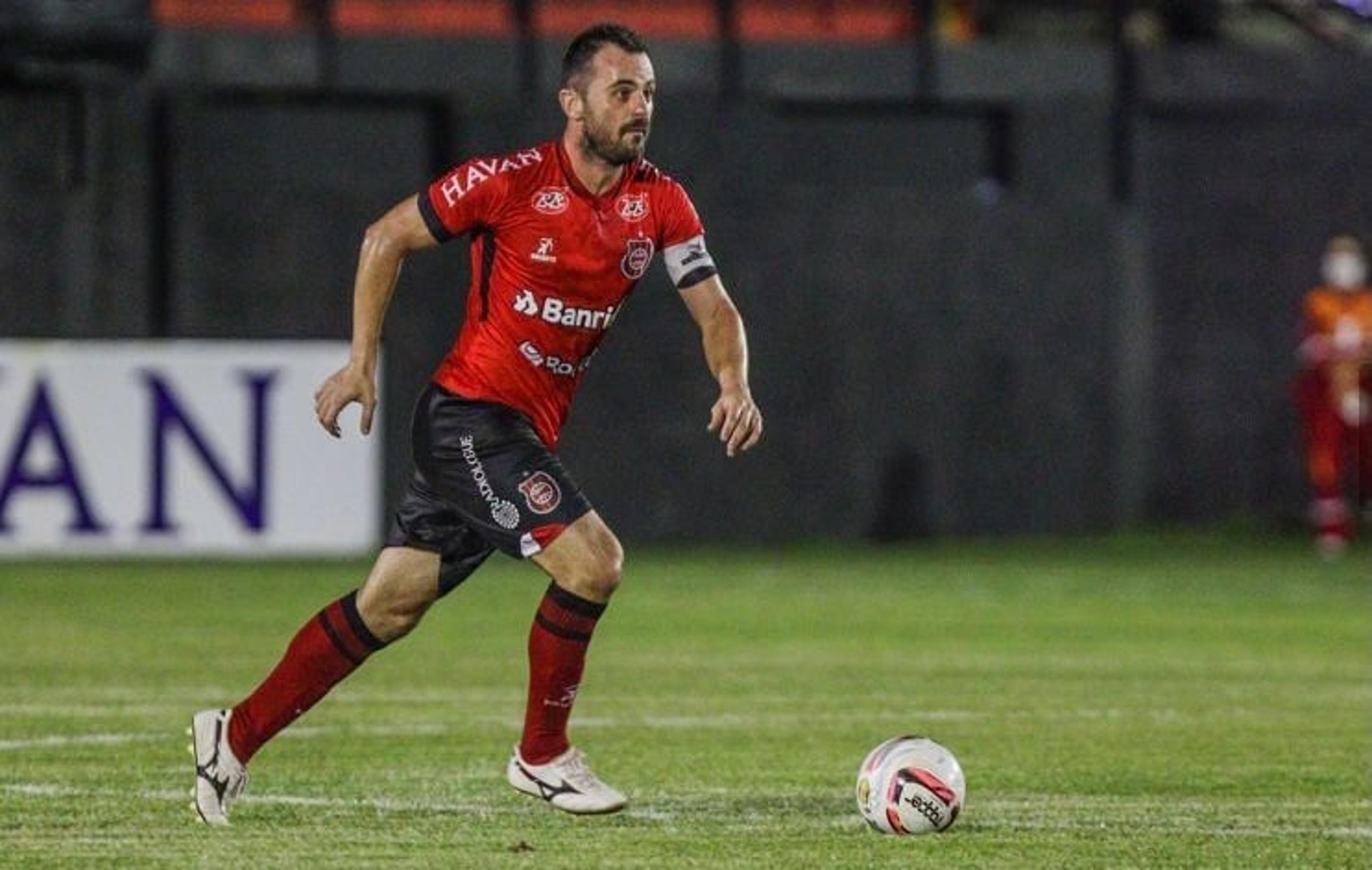 Capitão do Brasil de Pelotas, Juliano destaca duelo pela semi do Gauchão