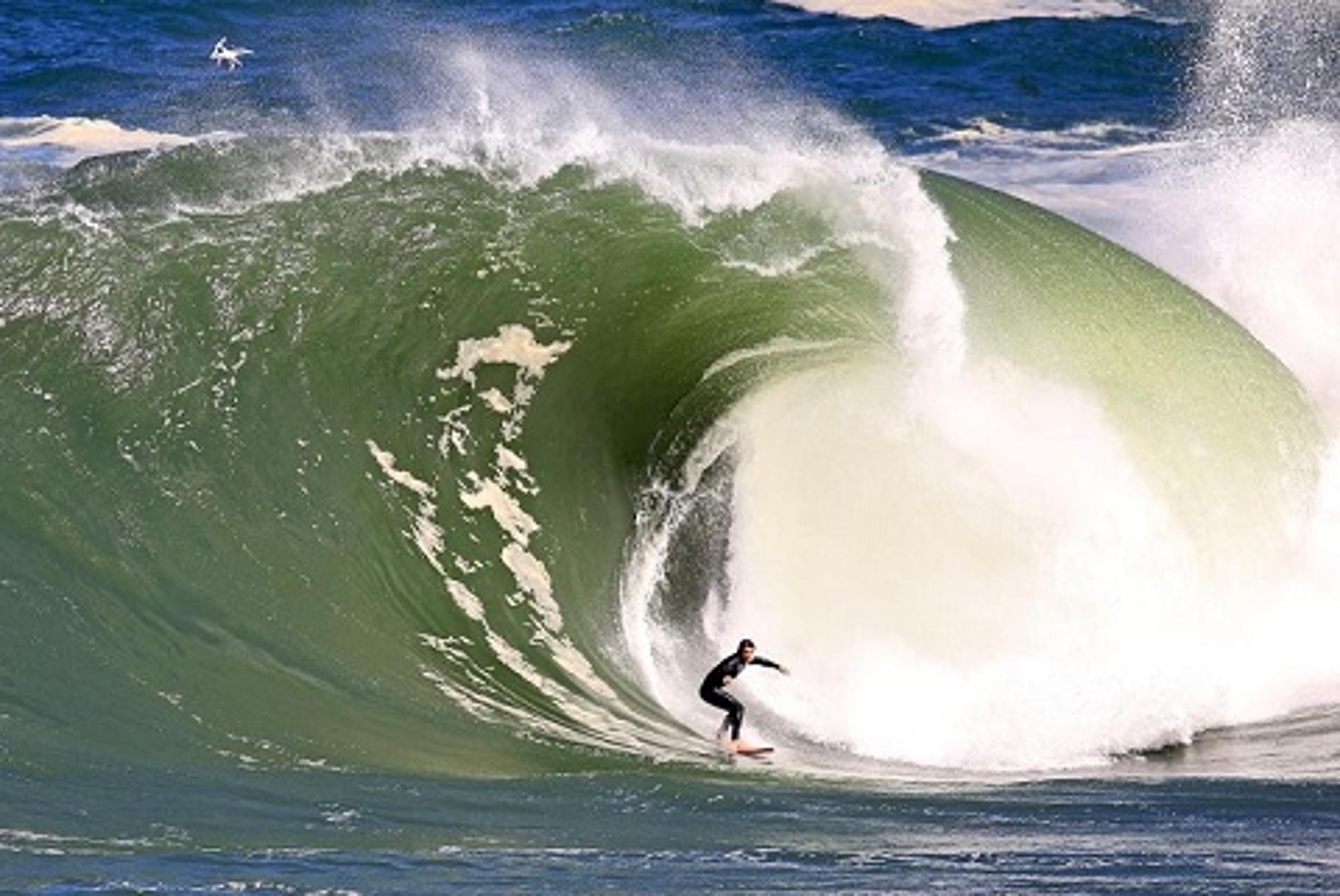 Pedro Scooby está entre finalistas de prêmio brasileiro de ondas grandes