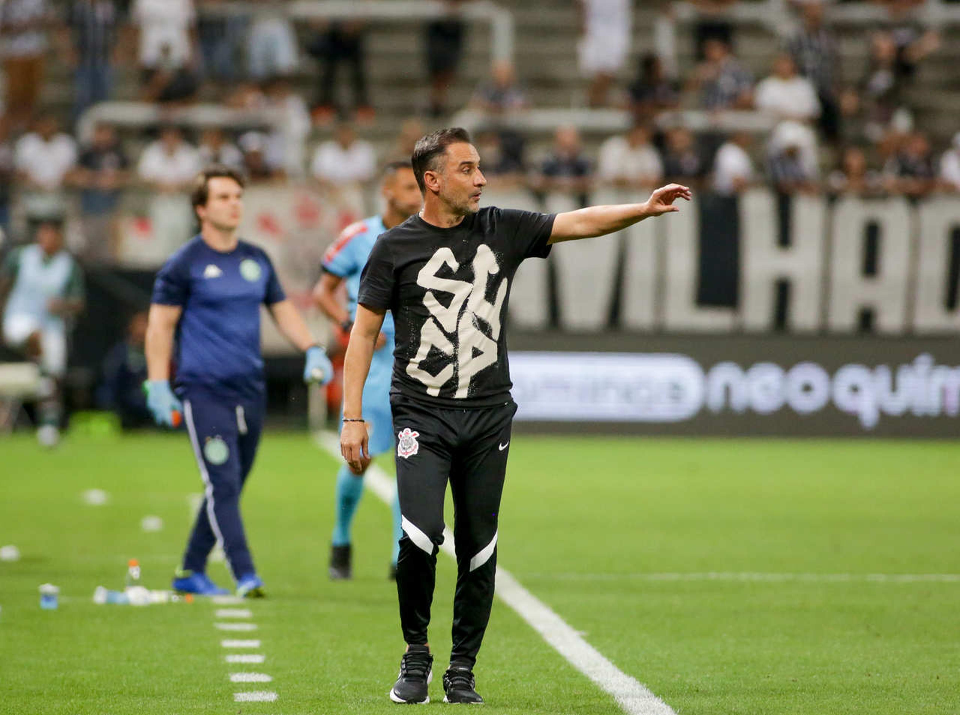 Vítor Pereira projeta o Majestoso e diz que a preparação do Corinthians seria a mesma se jogasse em casa