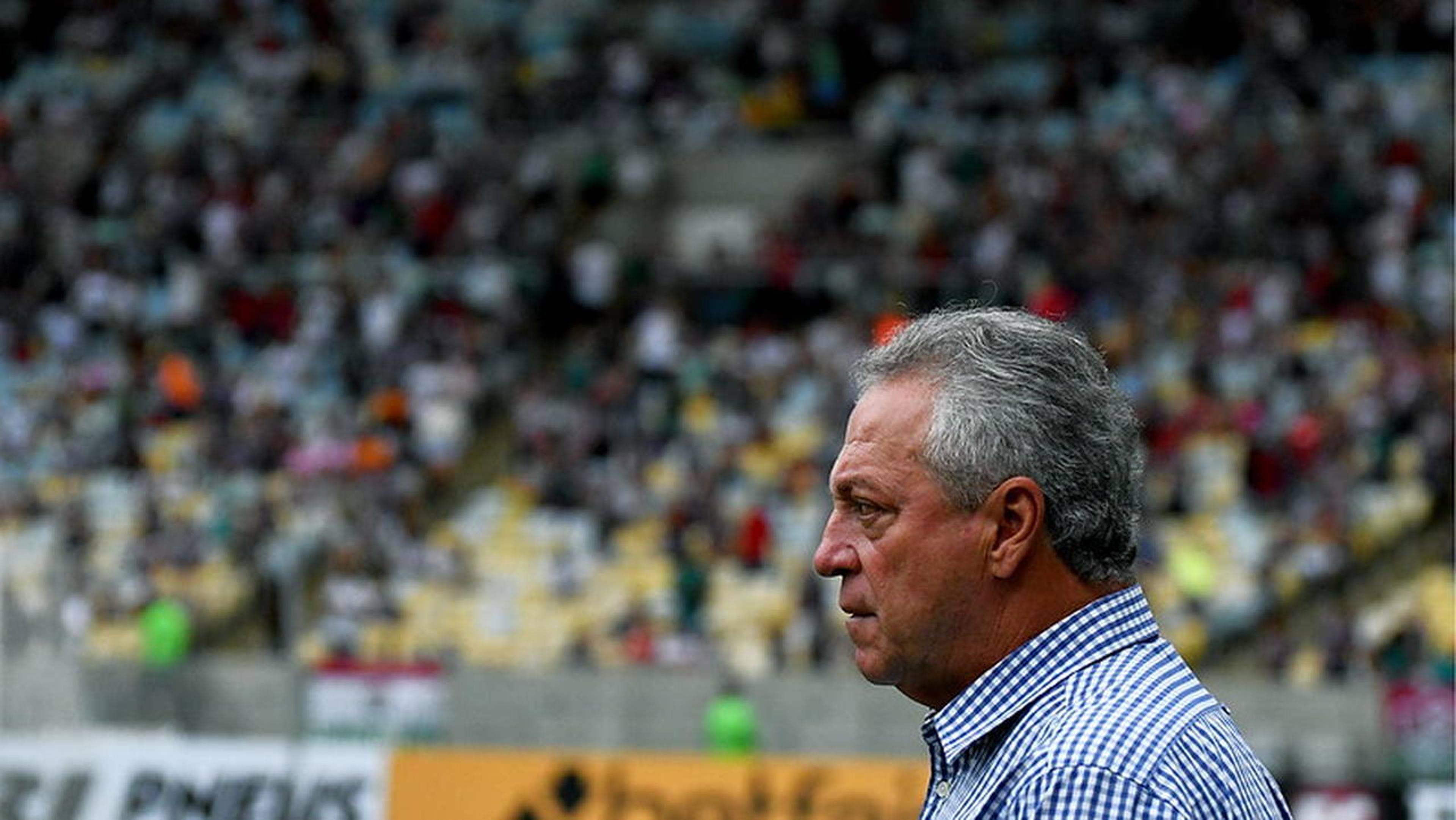 Abel vive clima instável e precisa driblar má fase com a torcida do Fluminense antes da final do Carioca