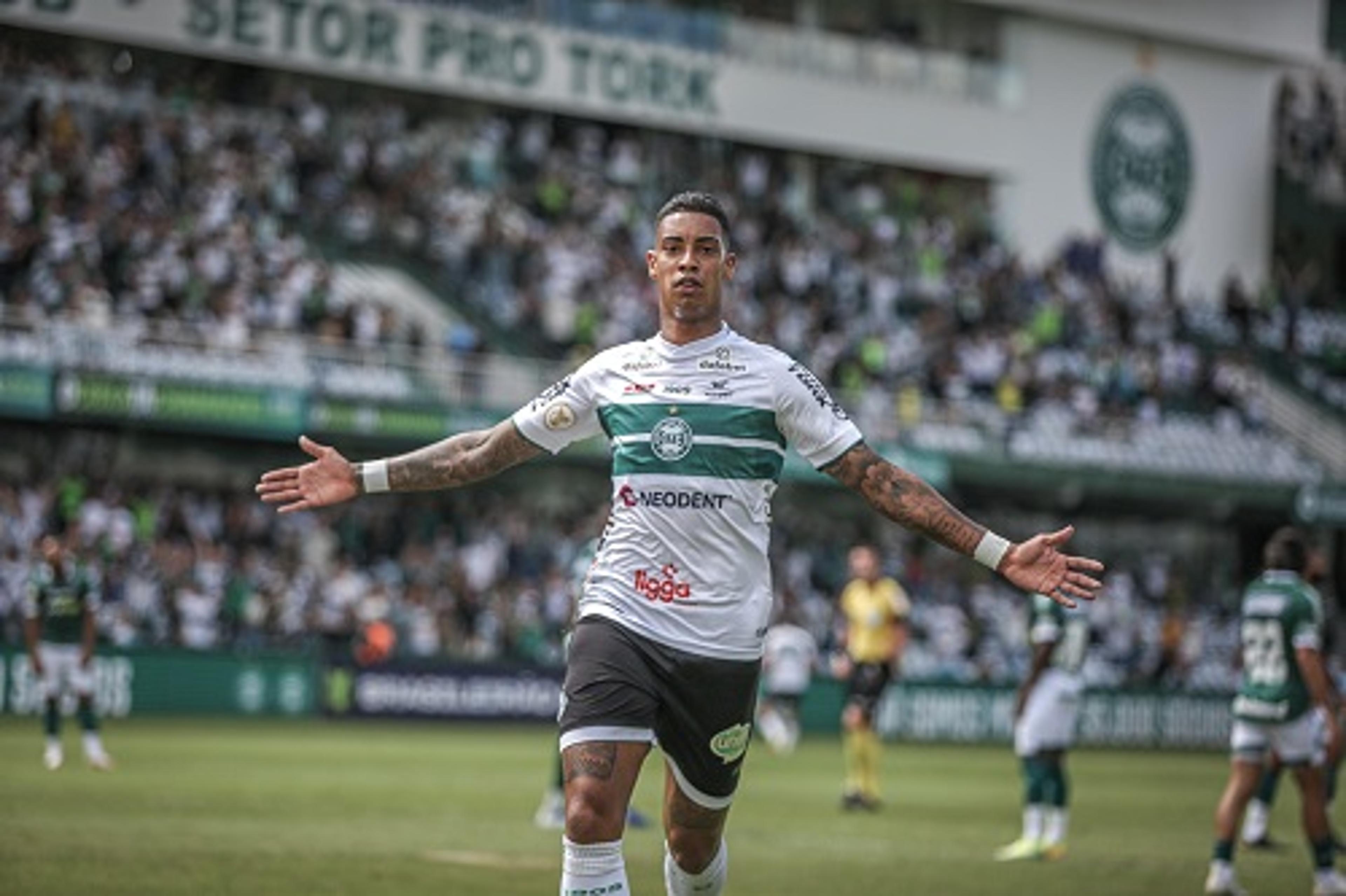 Gustavo Morínigo aprova a estreia do Coritiba no Campeonato Brasileiro