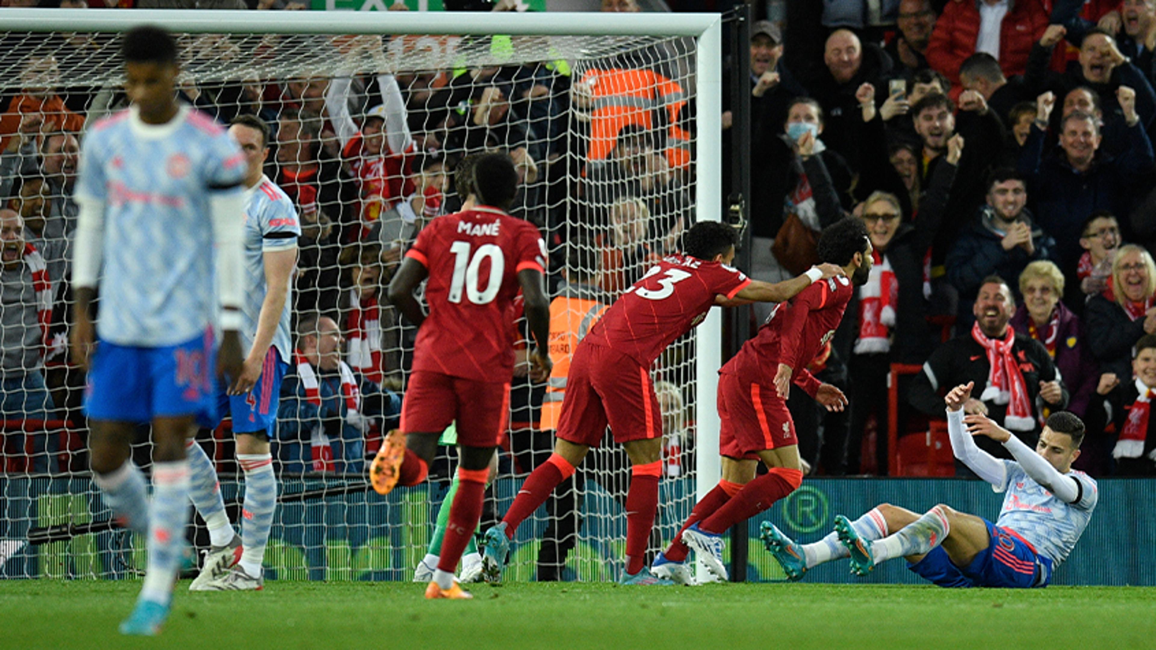 LANCE! Rápido: Liverpool goleia o United e assume a liderança, homenagem a CR7 e mais!