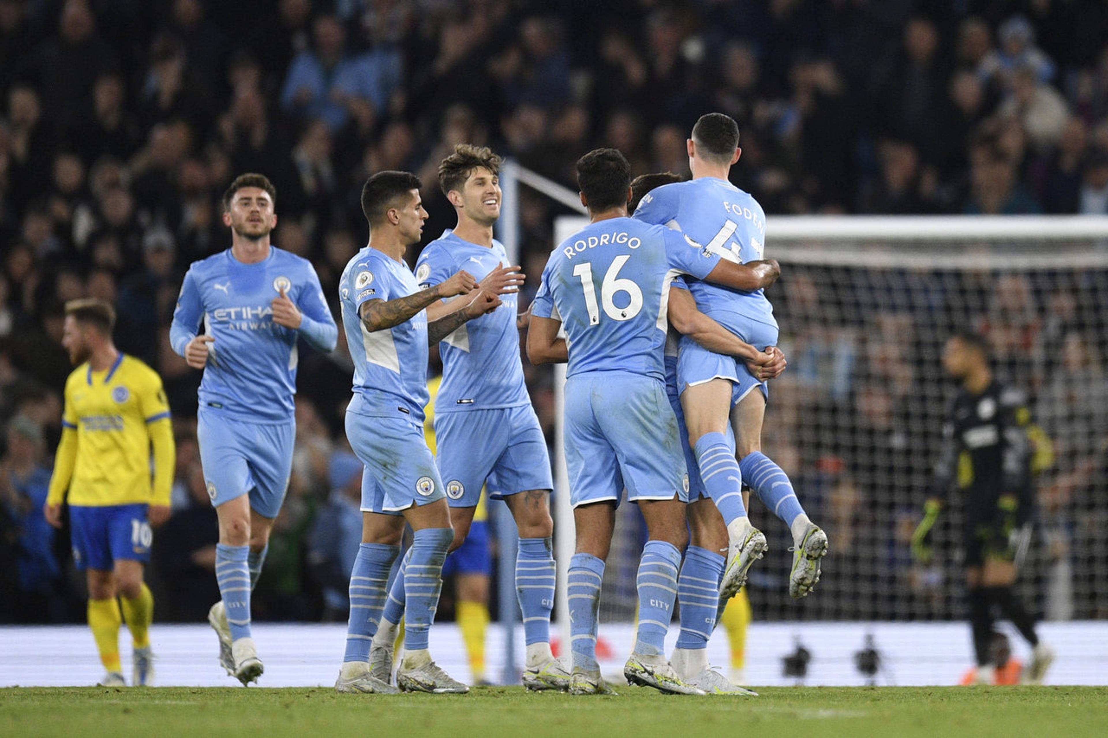 Manchester City vence o Brighton em casa e retoma a liderança da Premier League