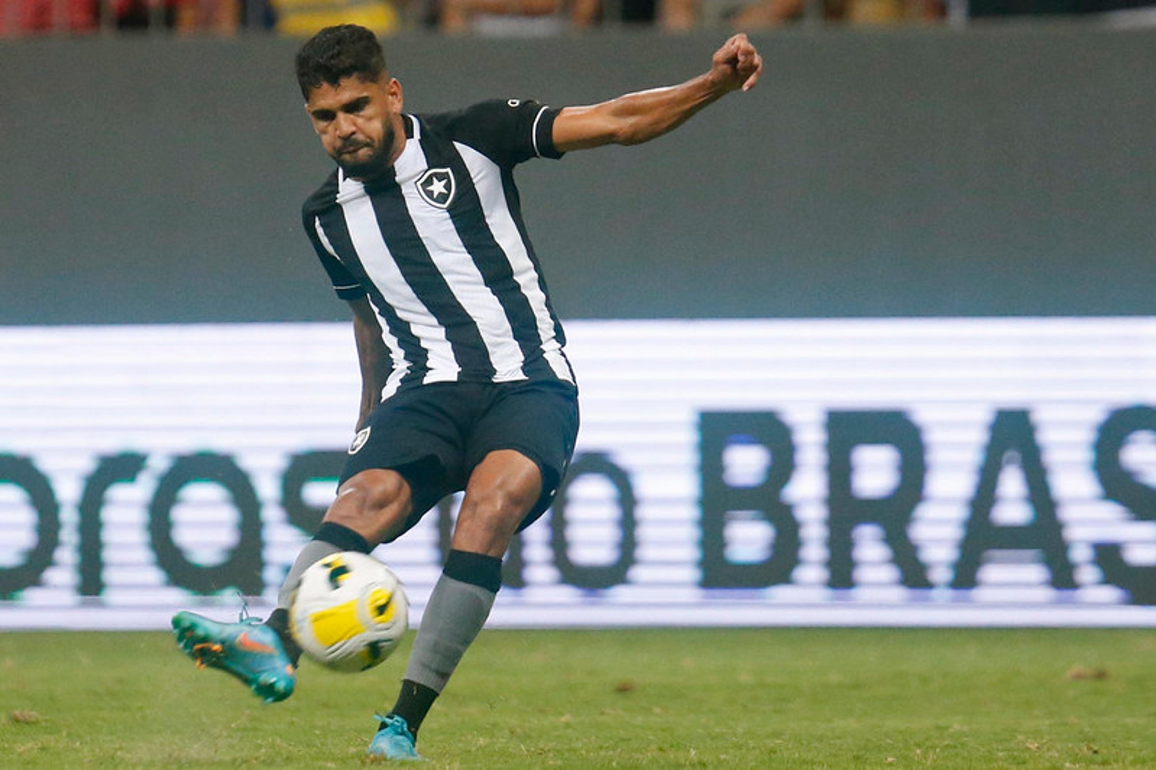 Daniel Borges comemora empate do Botafogo no último minuto: ‘Tem sabor de vitória’