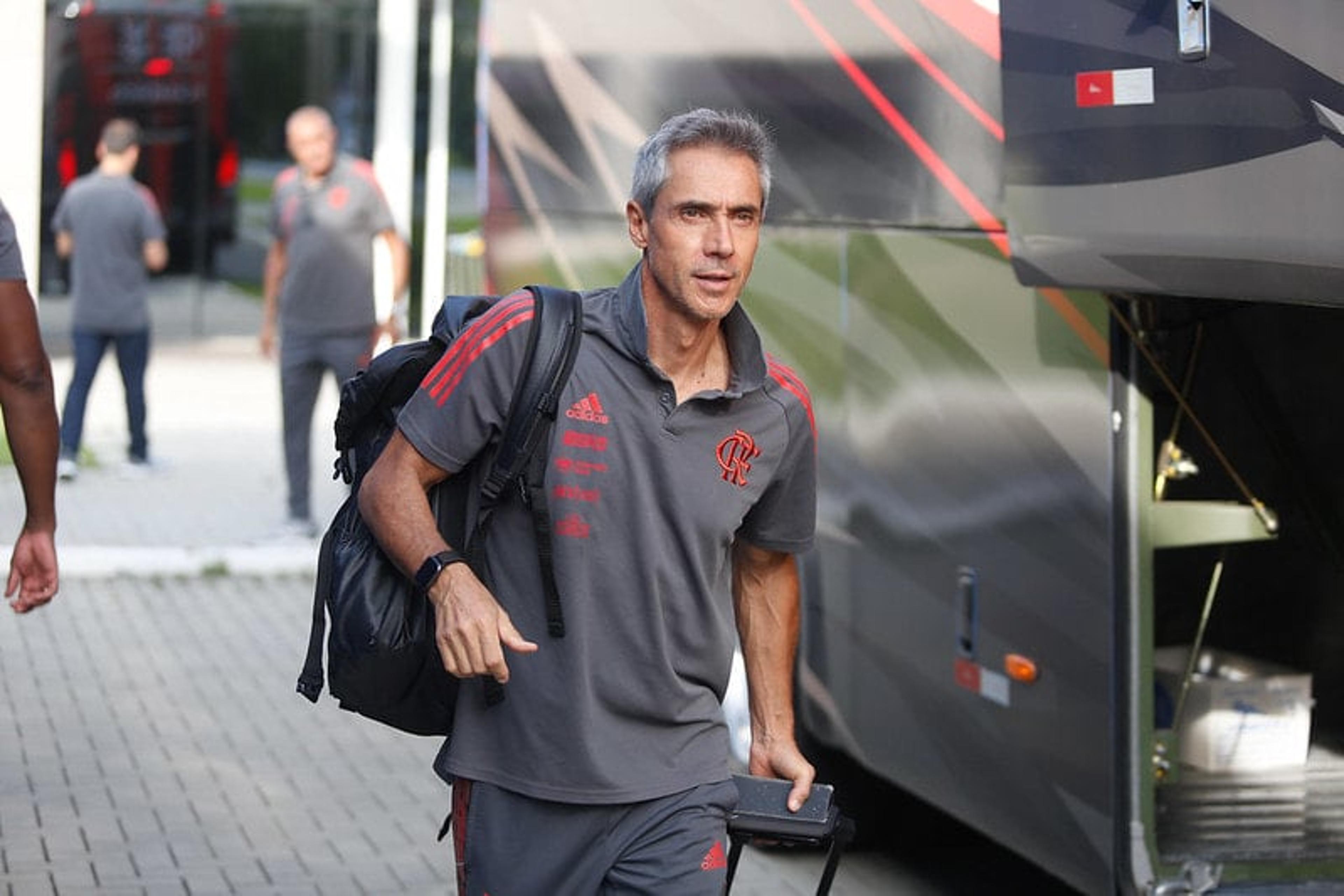 Paulo Sousa, do Flamengo, nega informação de Eric Faria e avalia levar caso à Justiça