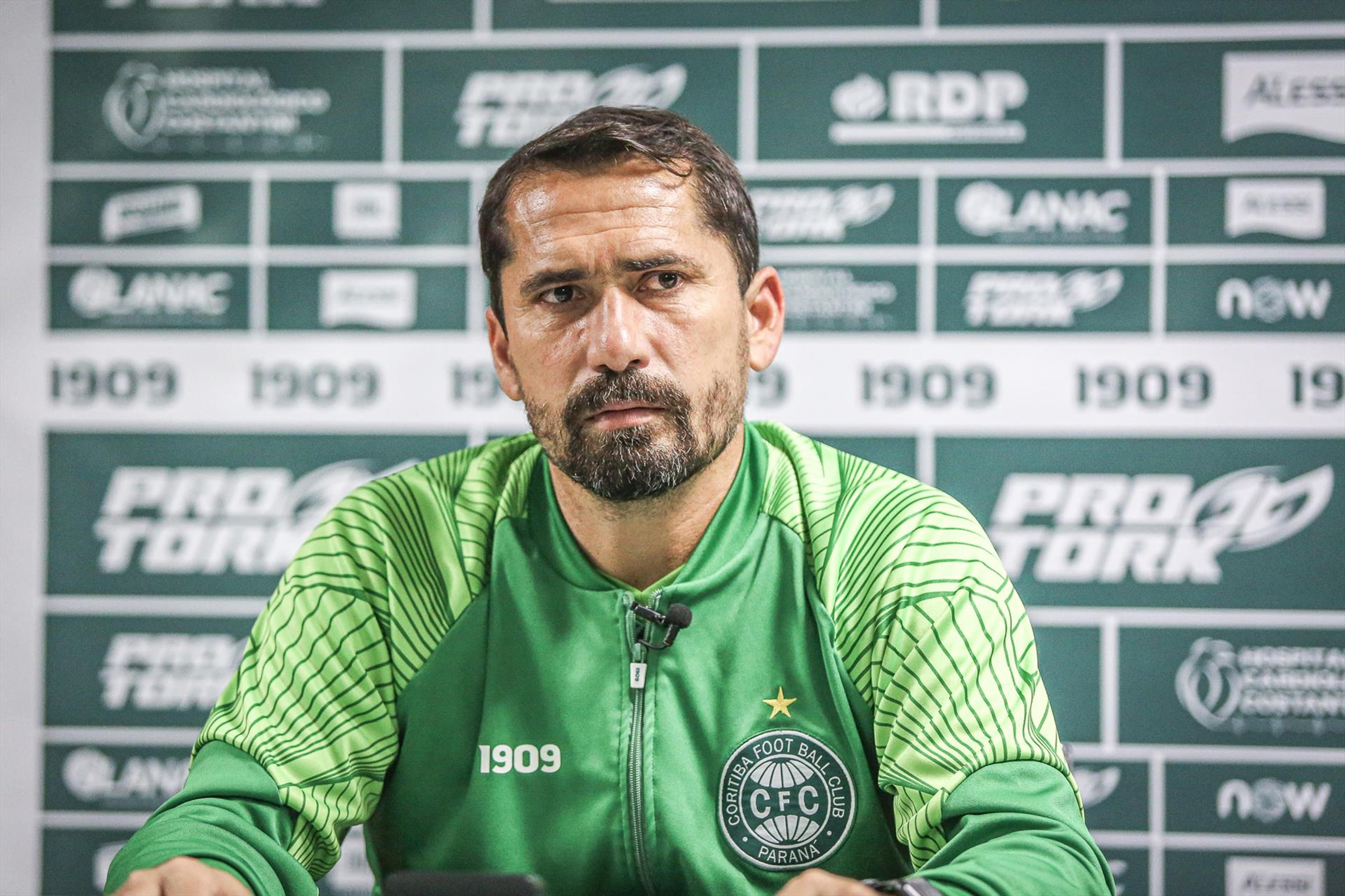 Gustavo Morínigo valoriza vitória do Coritiba após semana ruim: ‘Tínhamos que dar uma resposta’