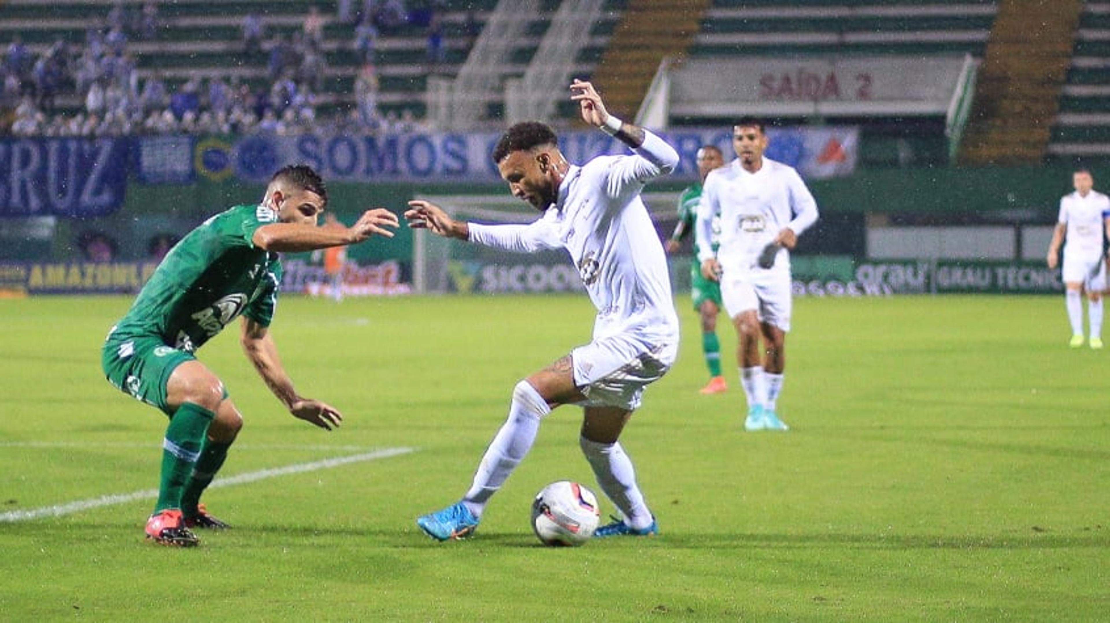 Chapecoense se reapresenta após revés diante do Cruzeiro