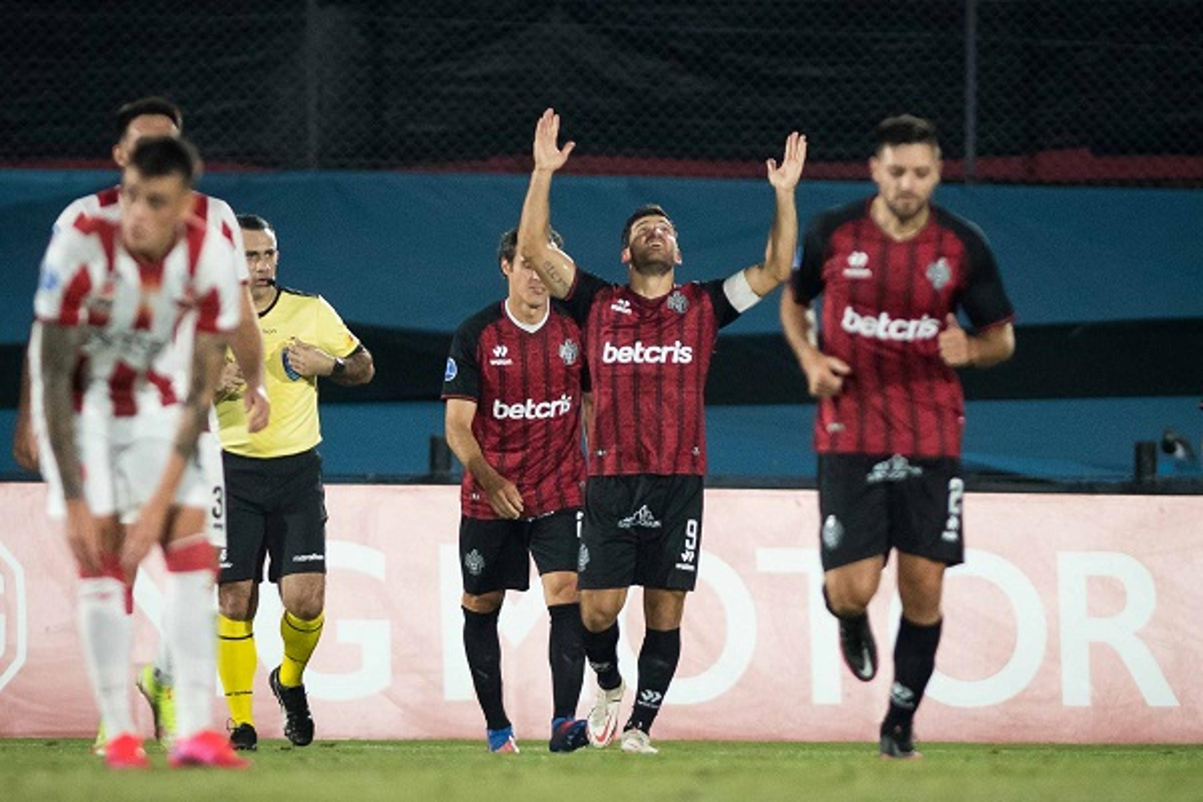 Melgar vence o River Plate-URU e segue na liderança do Grupo B na Sul-Americana