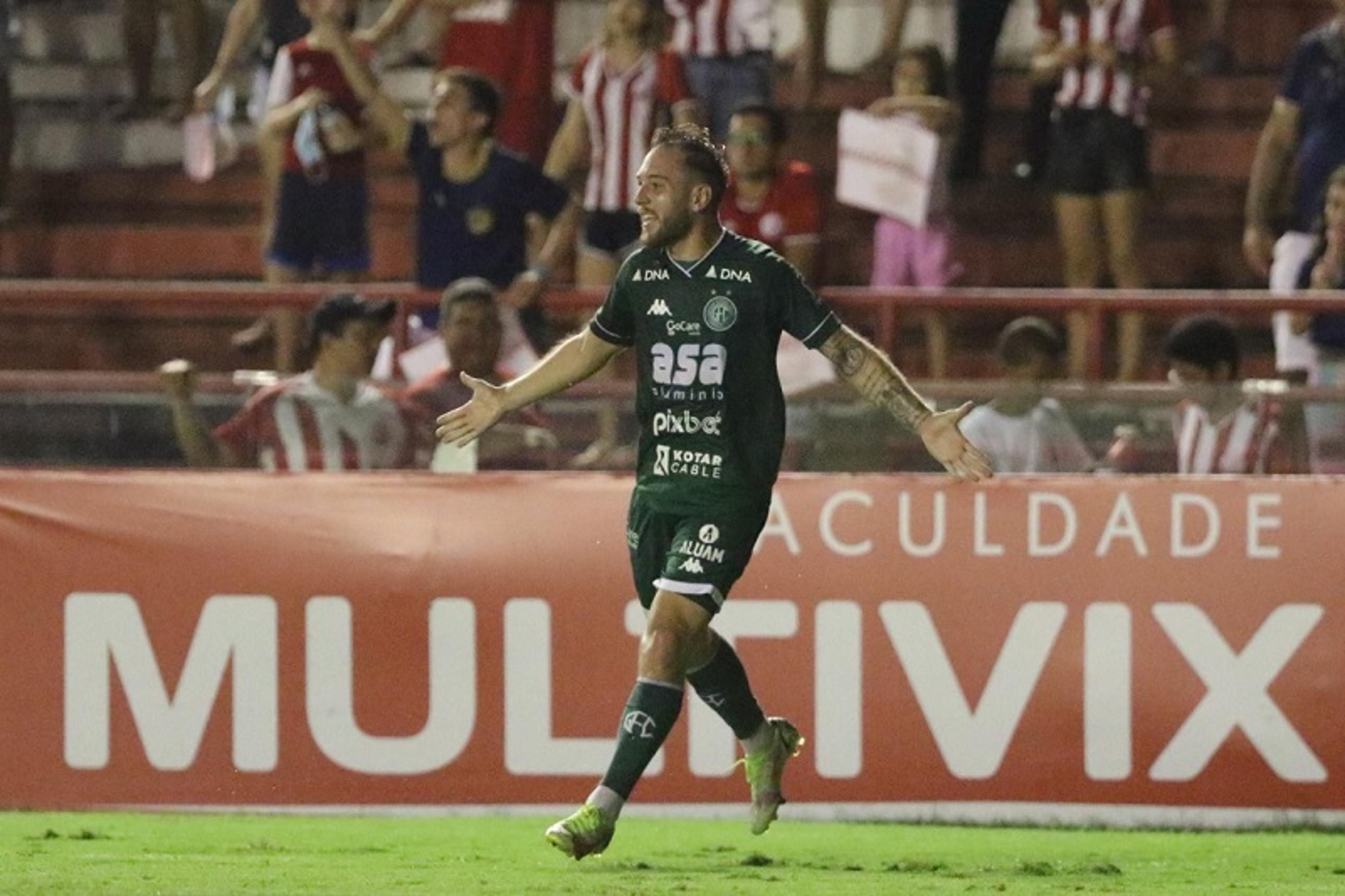 Nos acréscimos, Náutico arranca empate do Guarani nos Aflitos