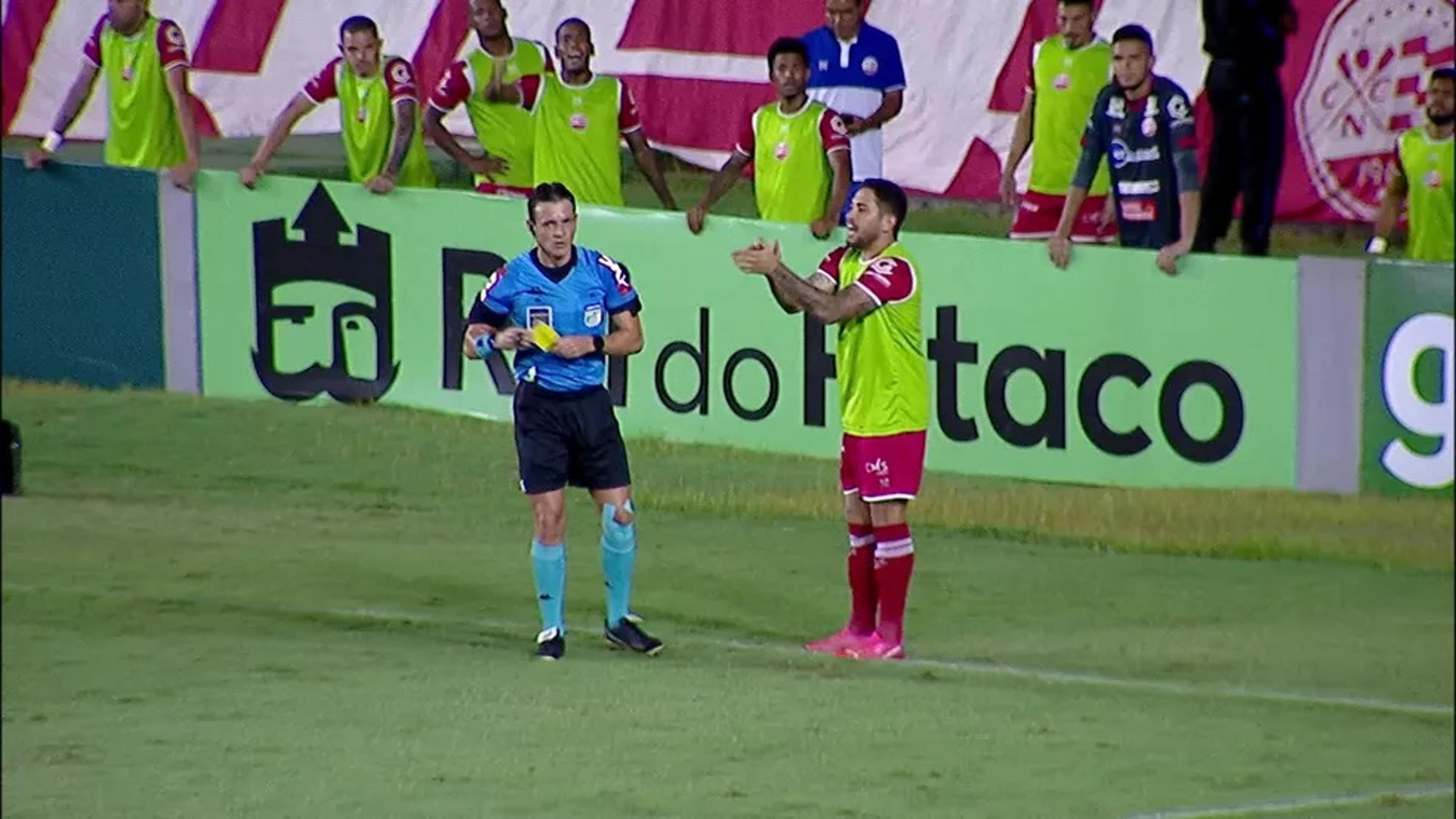 Em Náutico x Guarani, Leandro Carvalho toma três cartões sem entrar em campo