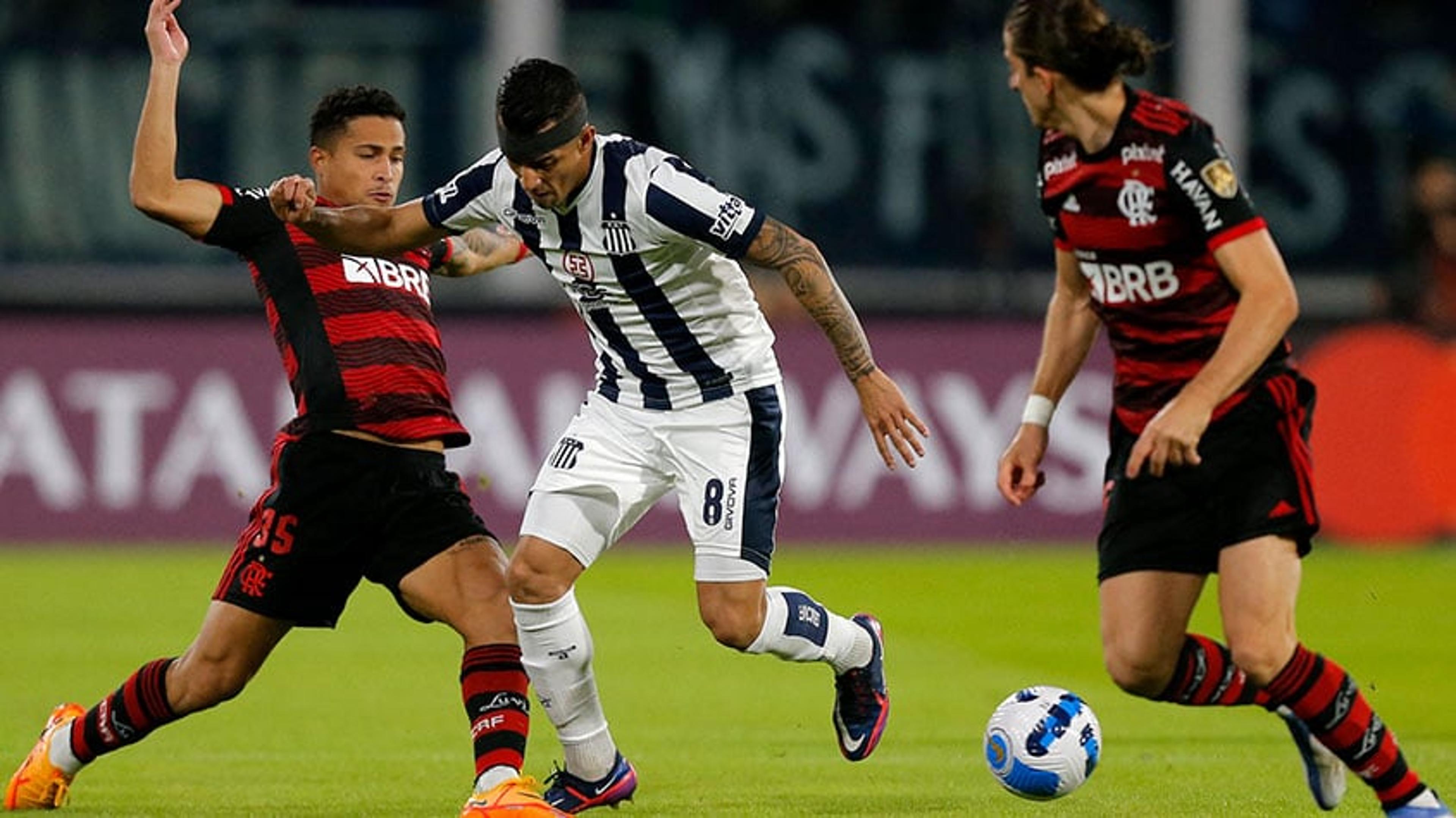 Veja quanto custa ao seu time quando um jogador leva cartão na Libertadores