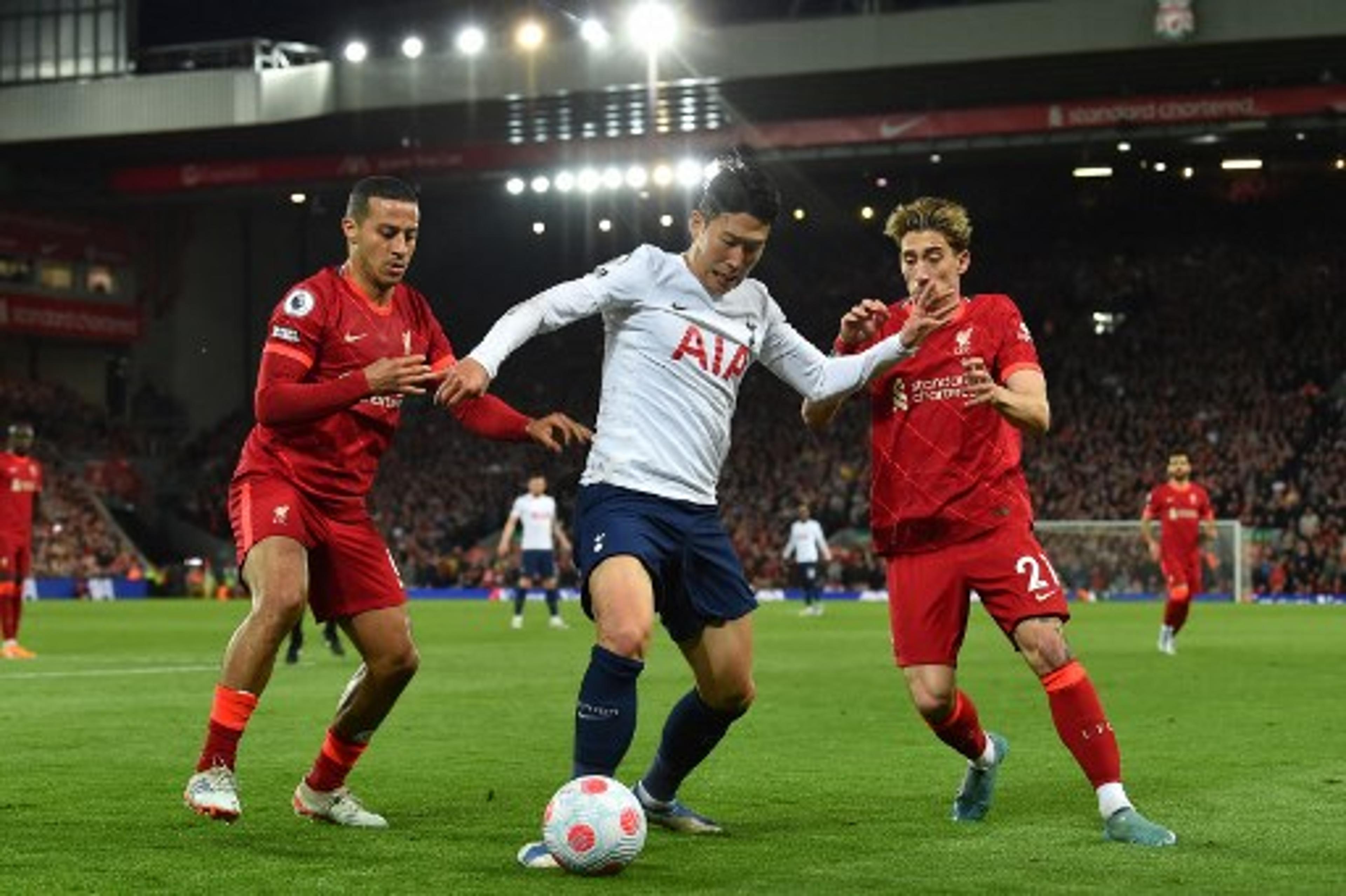 Liverpool empata com Tottenham e pode ver Manchester City abrir vantagem na briga pelo título