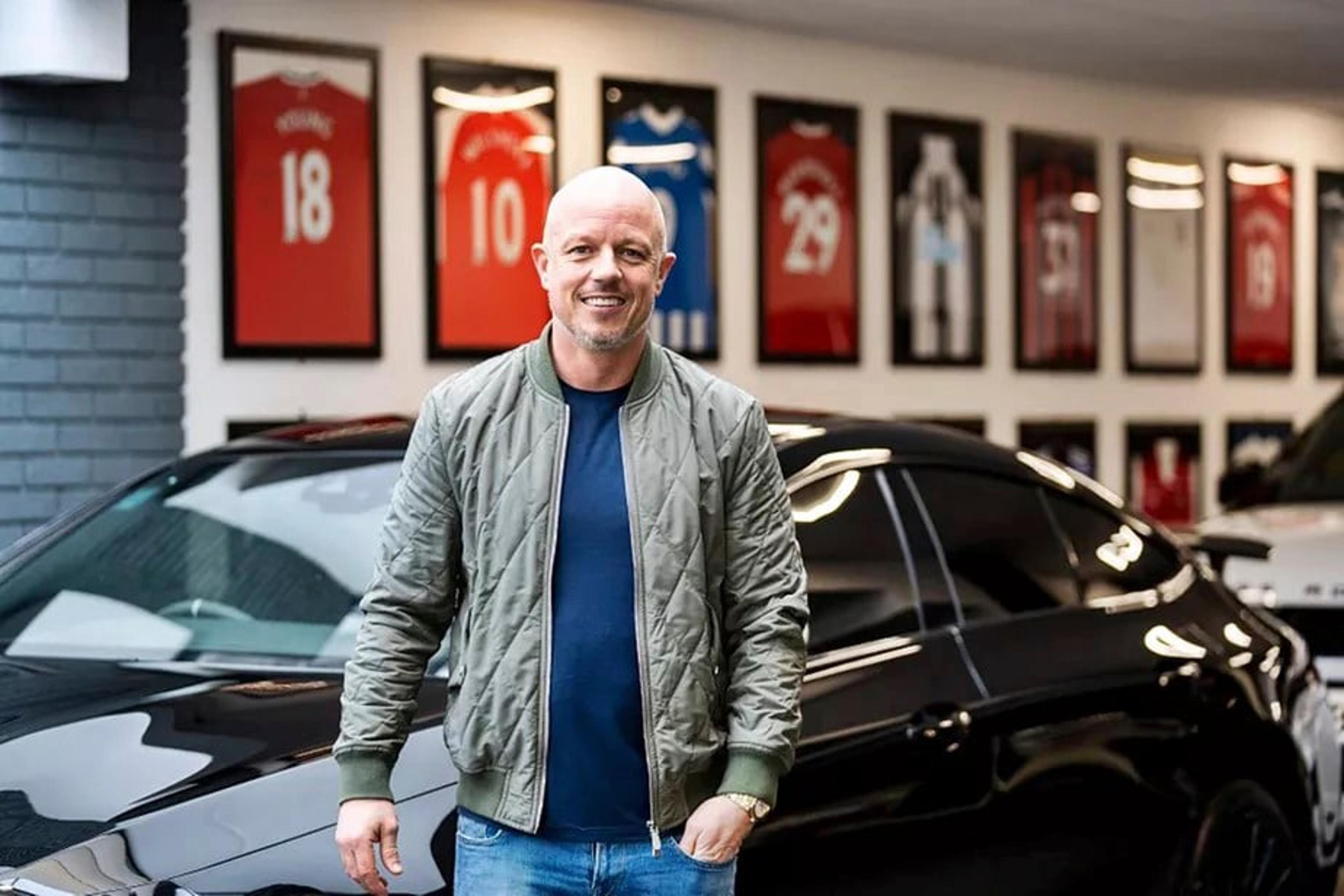 Inglês revela que vende carros para jogadores da Premier League pelo WhatsApp