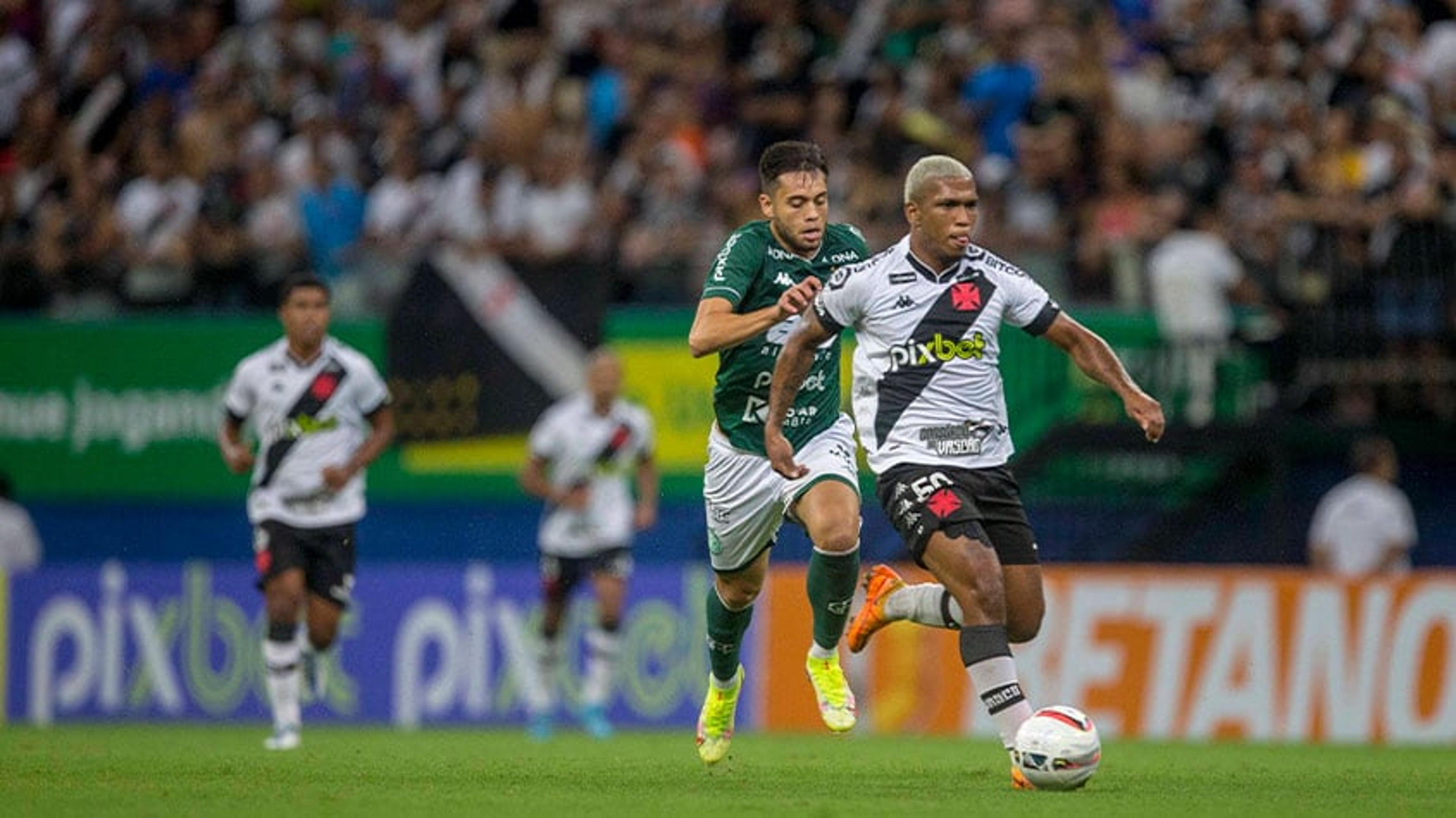 Vasco empata com o Guarani na Arena da Amazônia e sobe na tabela da Série B do Campeonato Brasileiro