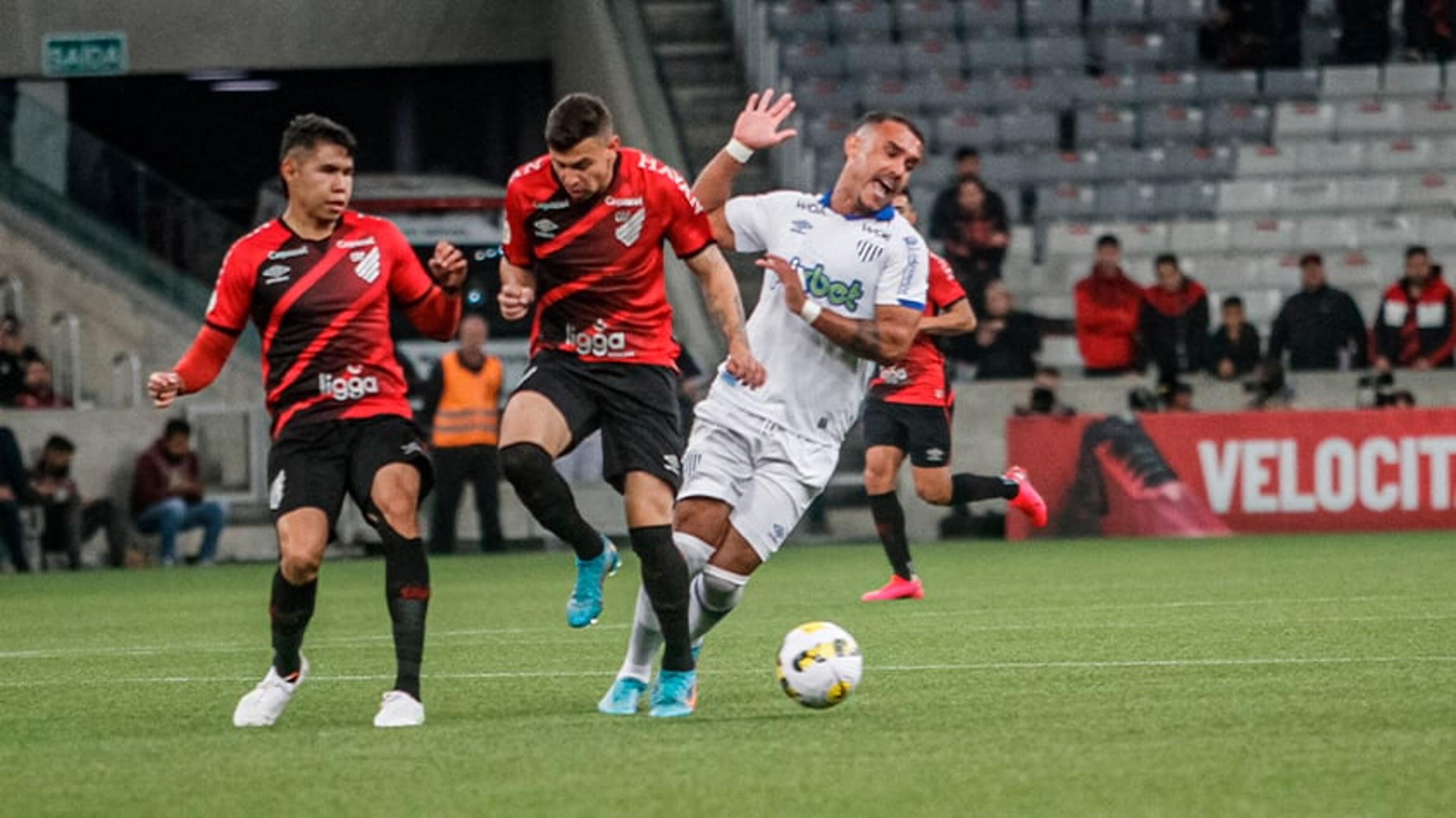 Com duas derrotas seguidas, Avaí despenca na classificação do Campeonato Brasileiro