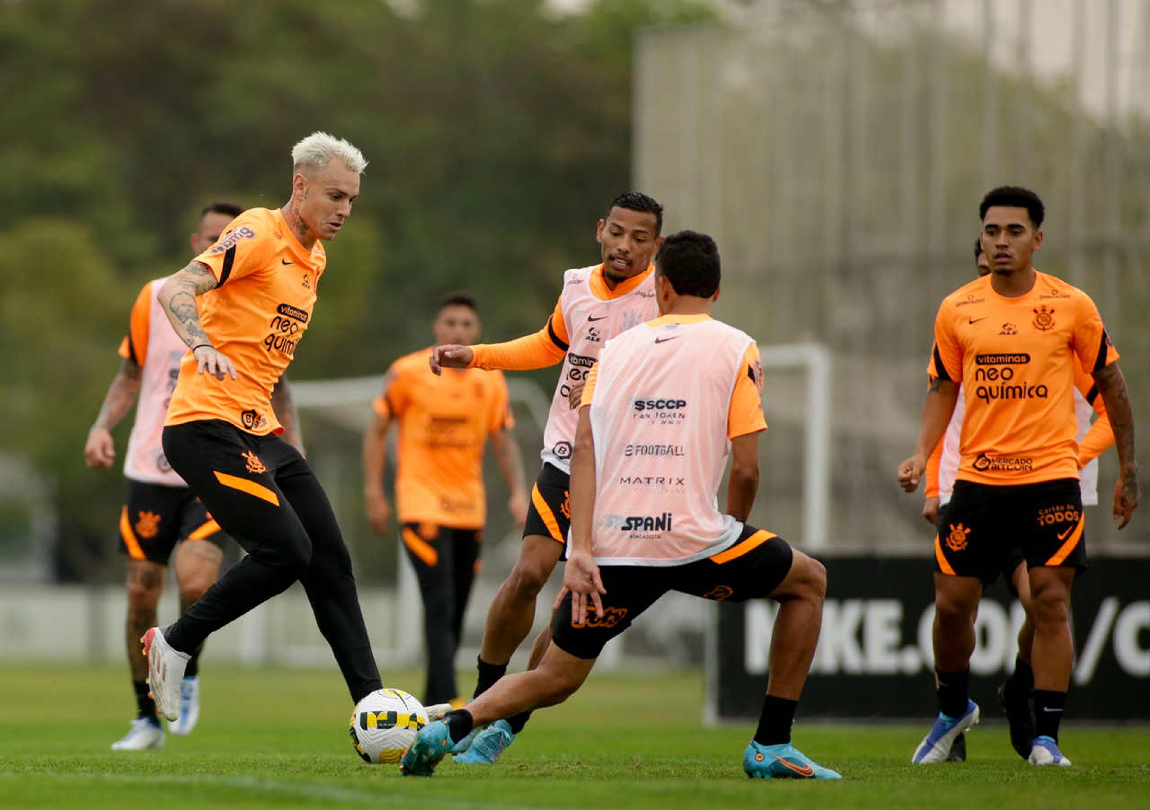 Com foco no ataque, Corinthians segue preparação para enfrentar o Atlético-GO