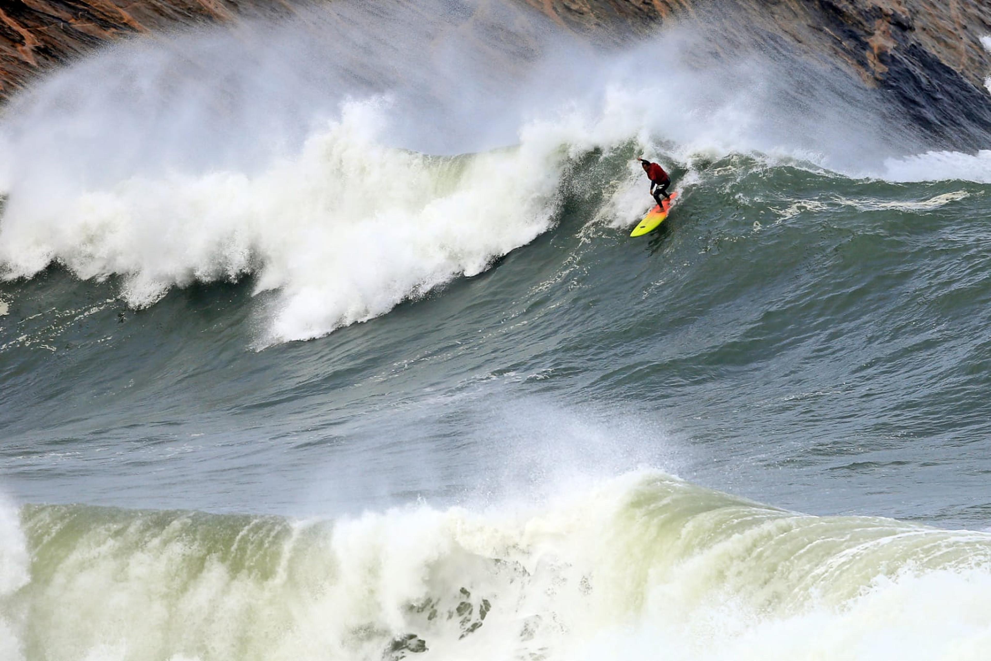 Com chegada do swell em Itacoatiara, primeira janela do campeonato Big Wave atinge séries entre seis e sete metros