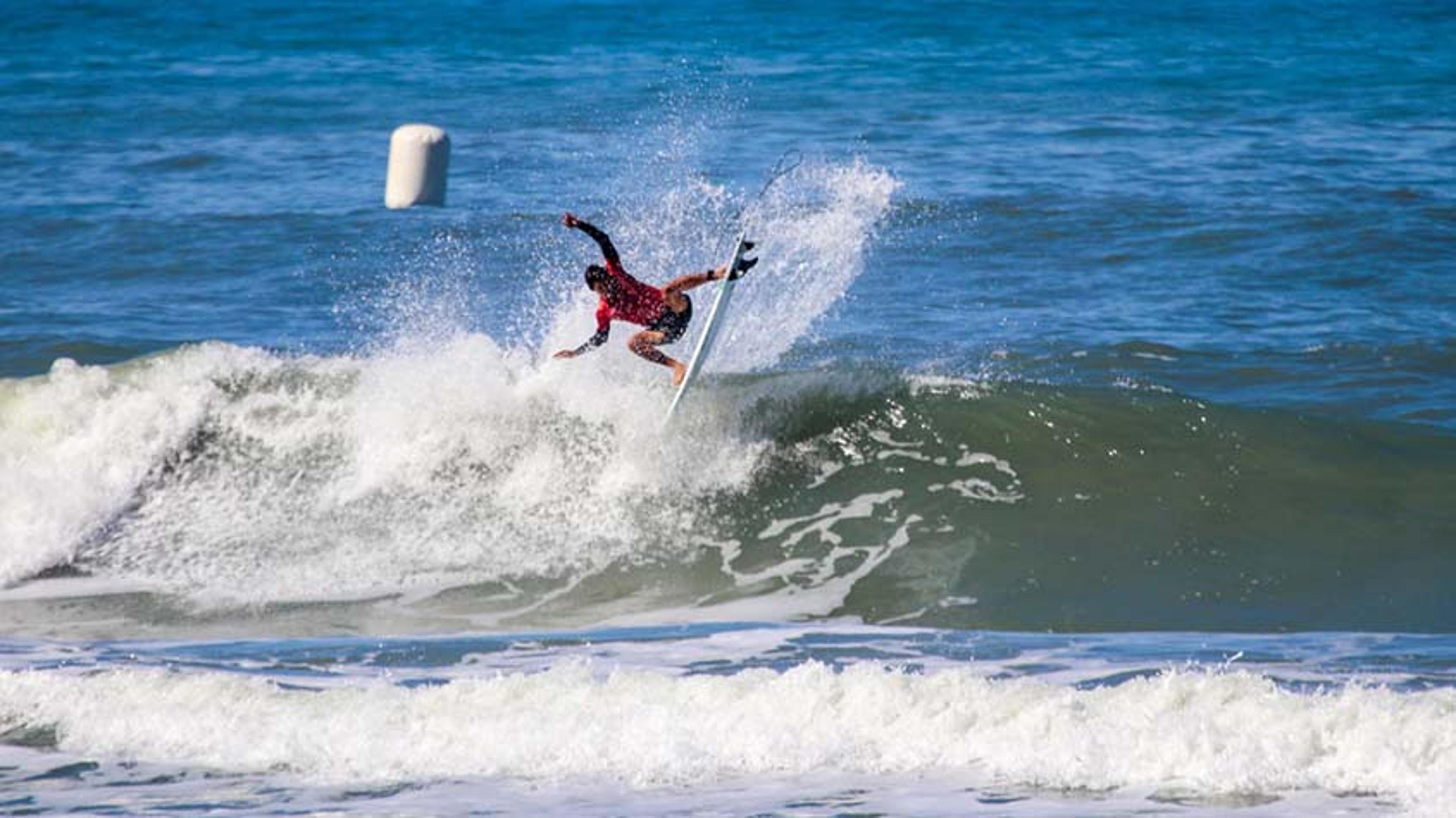 Filipe Toledo segue líder da WSL: Confira o ranking mundial