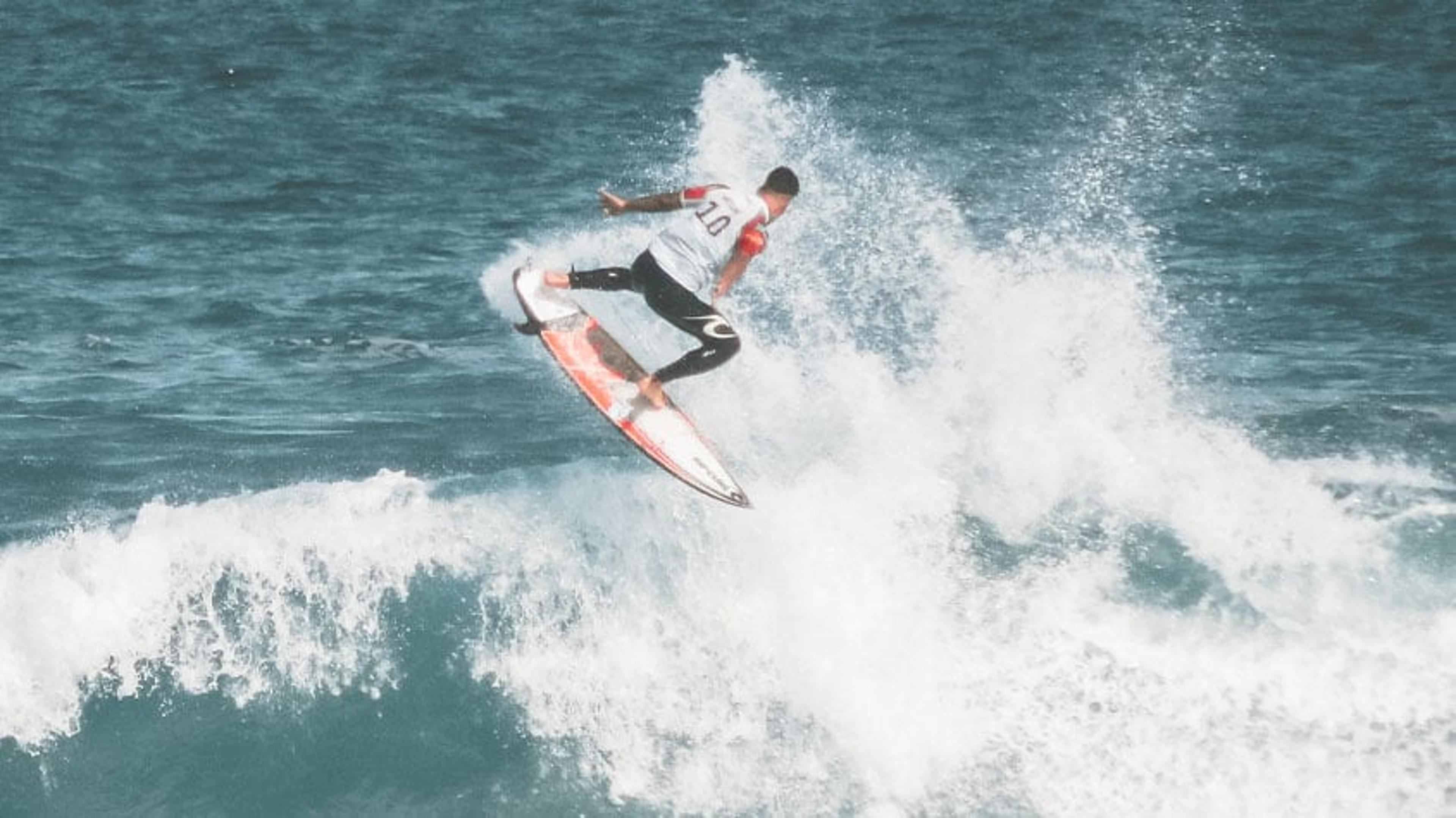 Brasileiros na água: Confira imagens da Etapa da Saquarema do Mundial de Surfe