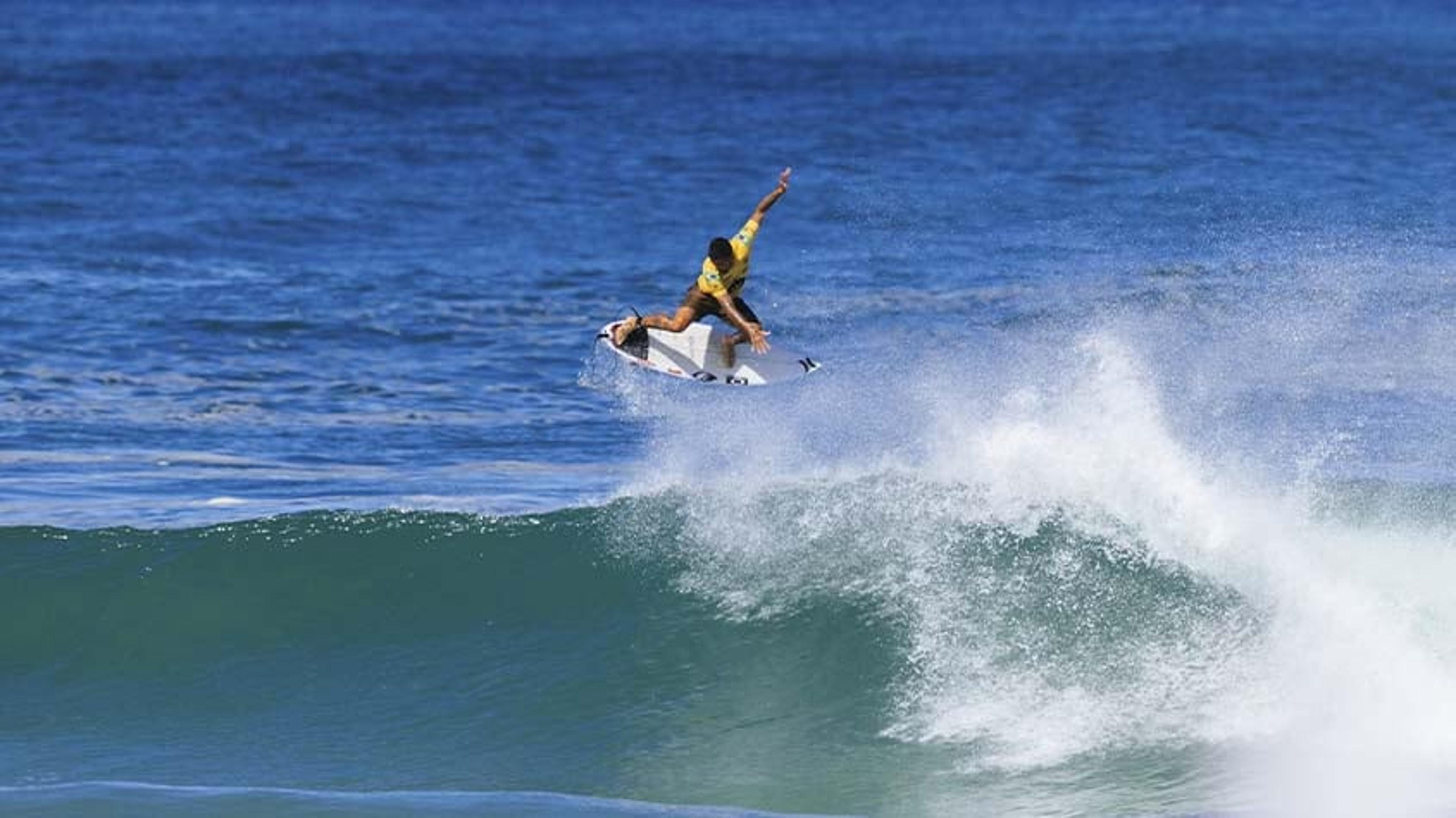 Surpresa na final e mais um título para Filipe Toledo: o que rolou no último dia de surfe em Saquarema