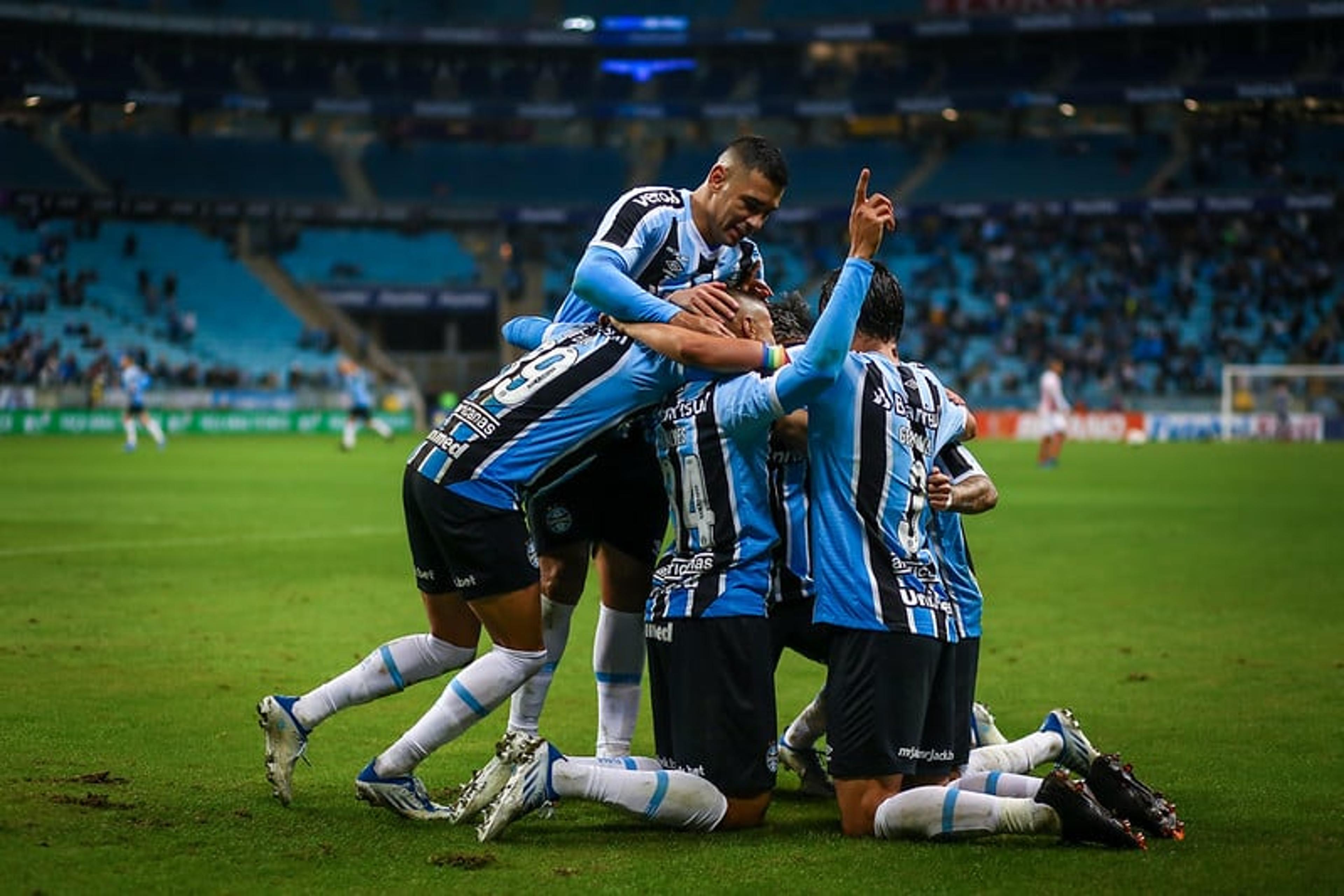 VÍDEO: os melhores momentos da vitória do Grêmio sobre o Náutico pela Série B do Brasileiro