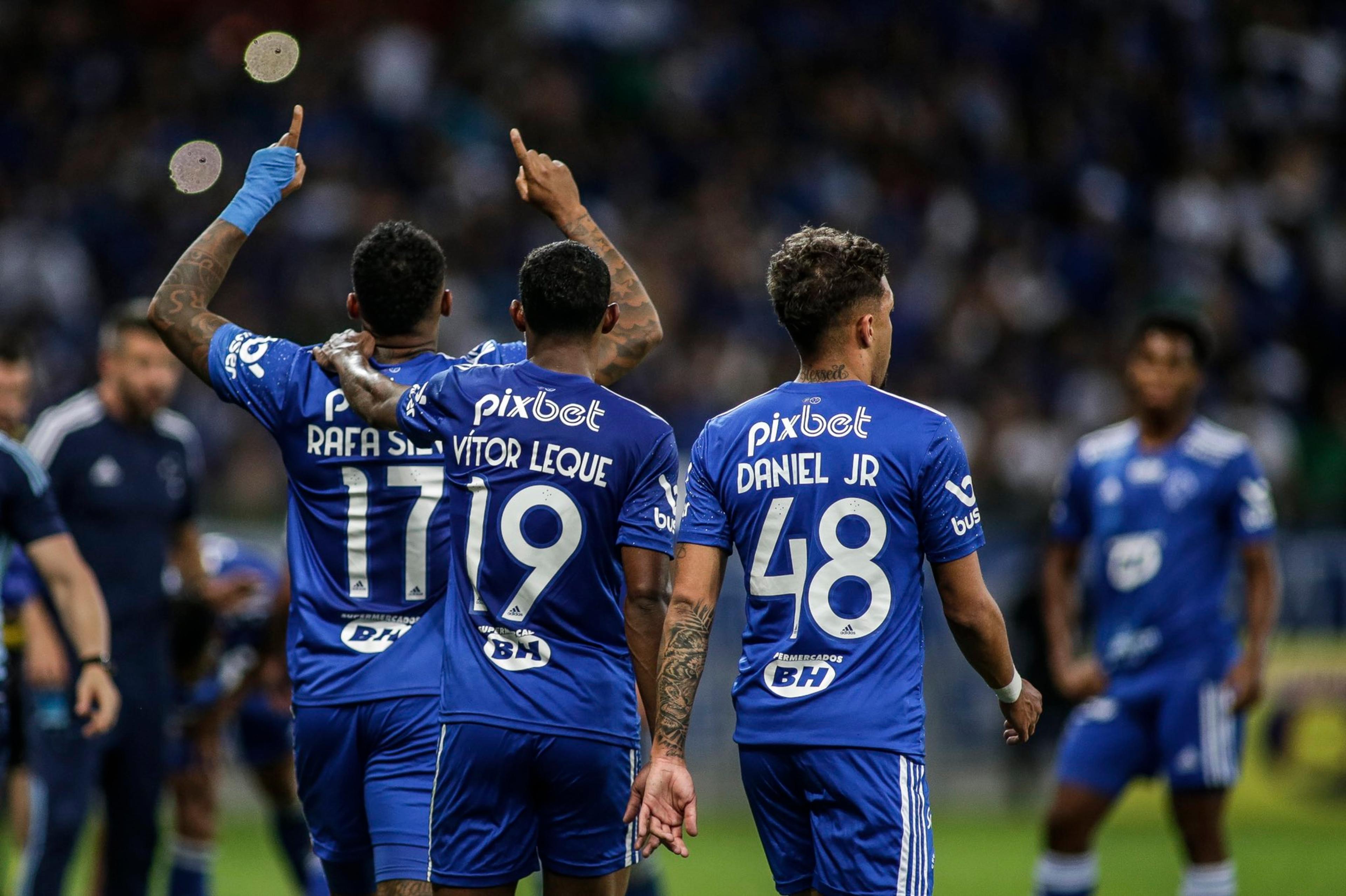 Cruzeiro fecha contratação e anuncia retorno de atacante