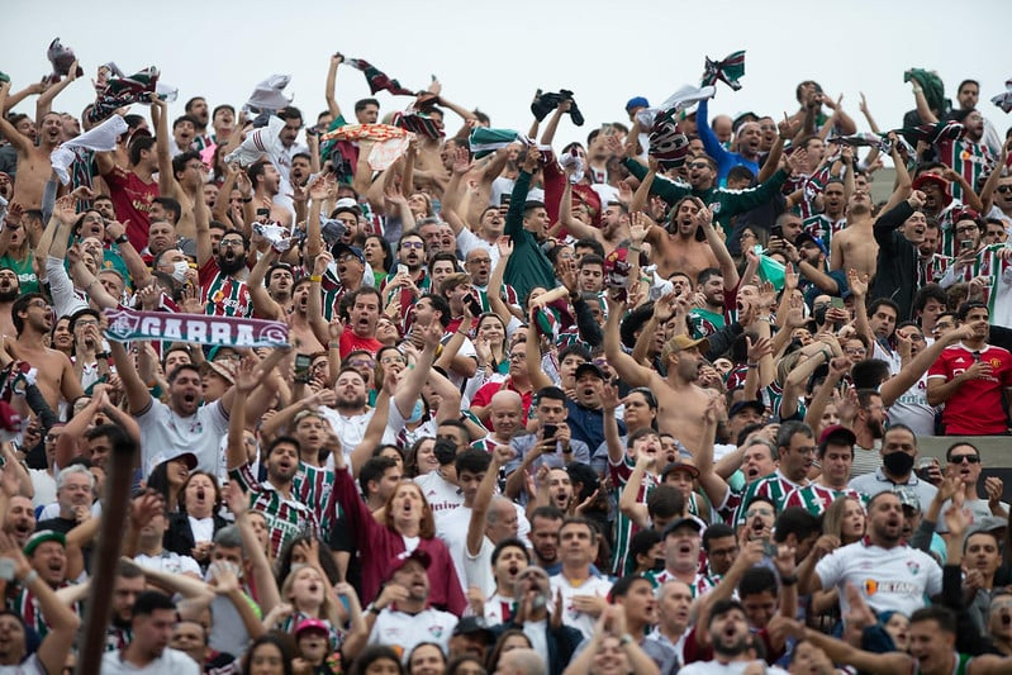 Torcida do Fluminense esgota setor visitante para jogo contra o Goiás