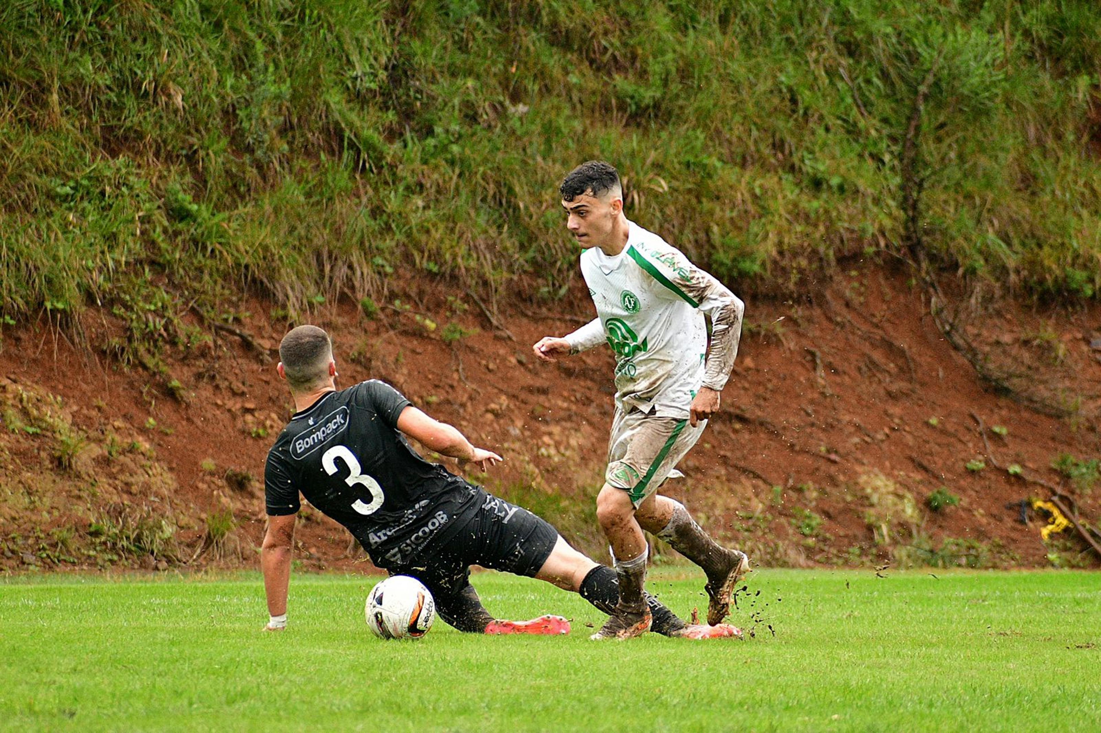 Promessa da base da Chapecoense estreia no Sub-20 com gol