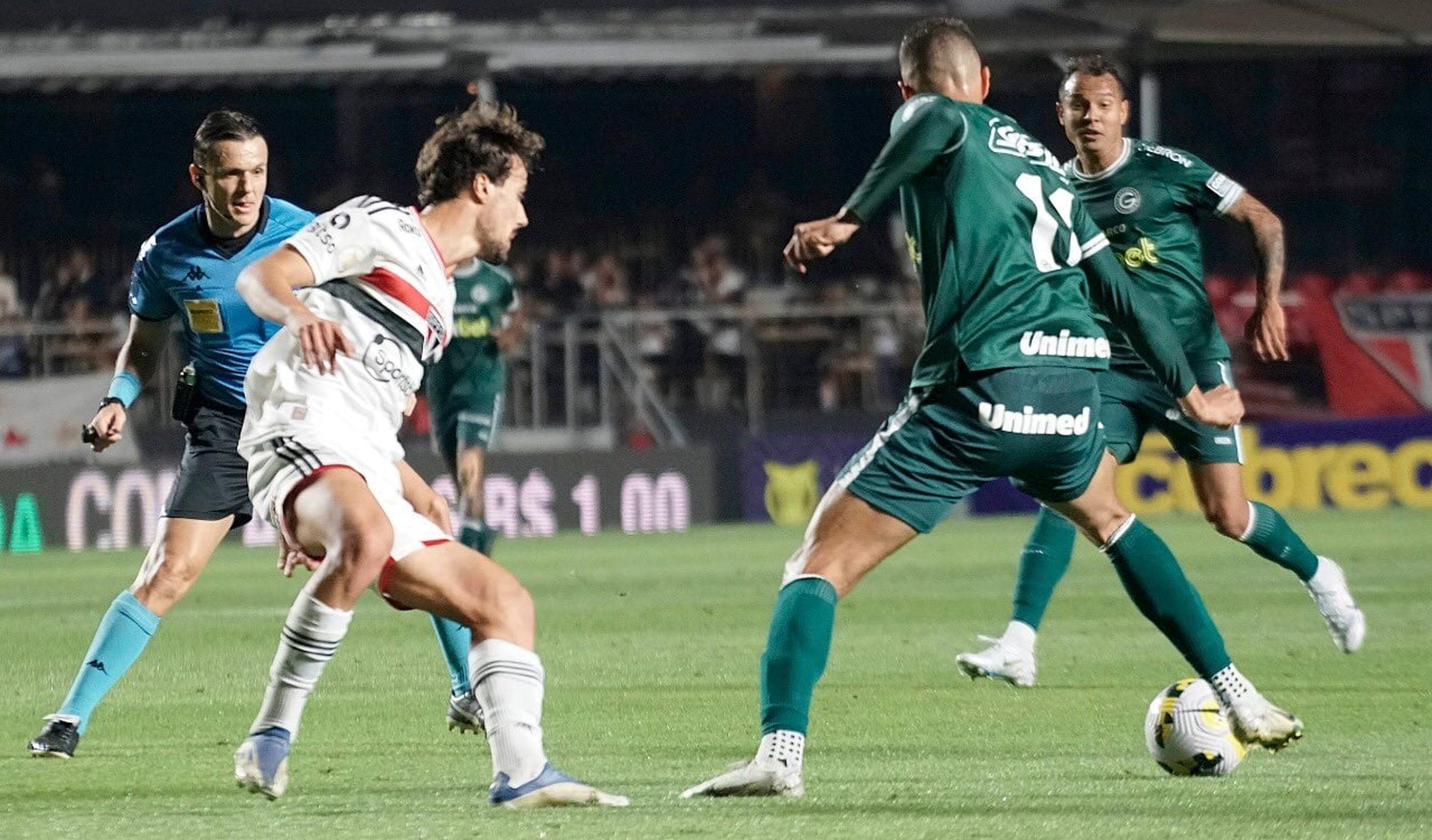 São Paulo sofre gol nos acréscimos e empata com o Goiás em pleno Morumbi pelo Brasileirão