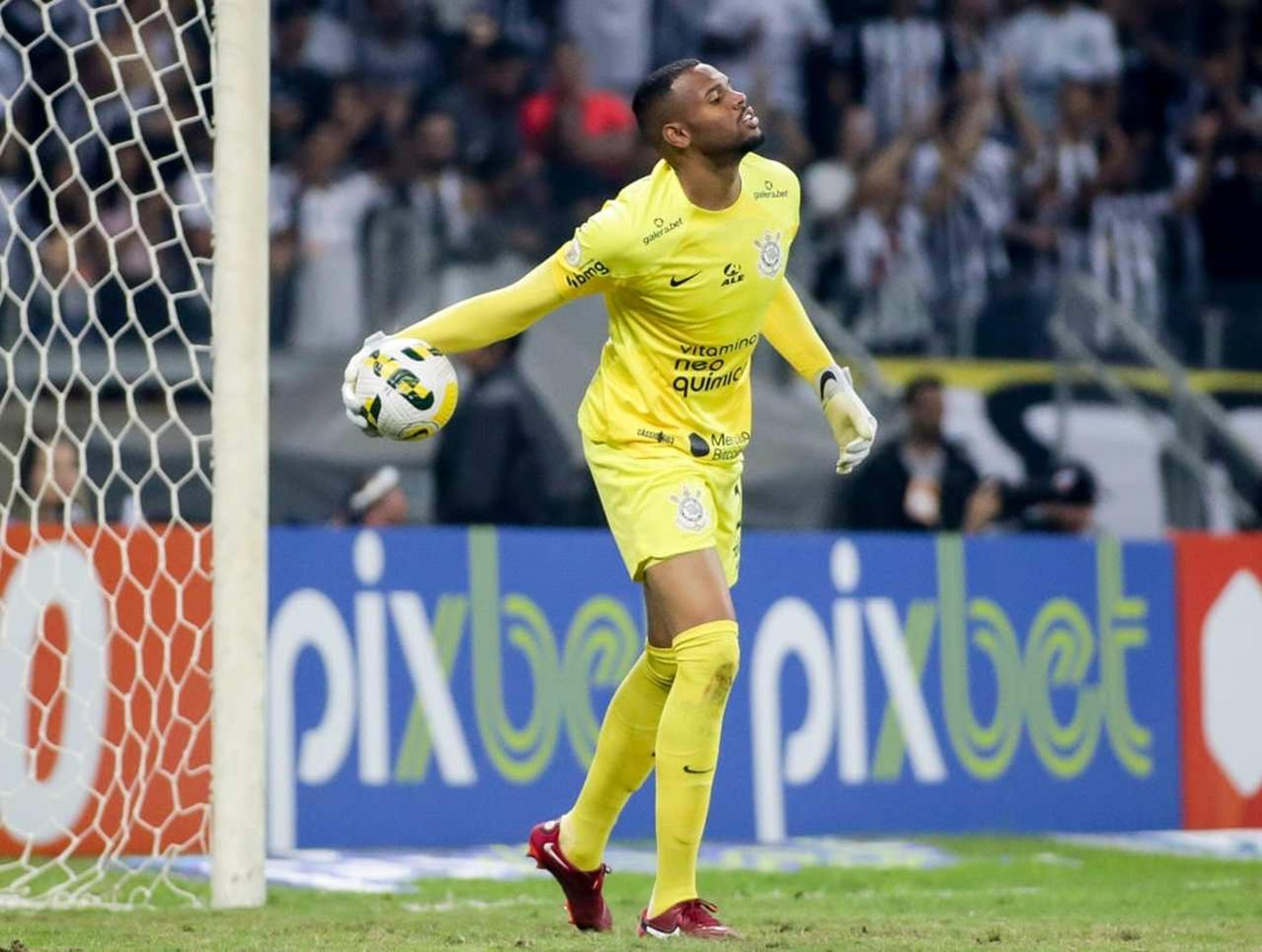 Carlos Miguel valoriza apoio de Cássio no Corinthians: ‘Vou aprender muito com ele’