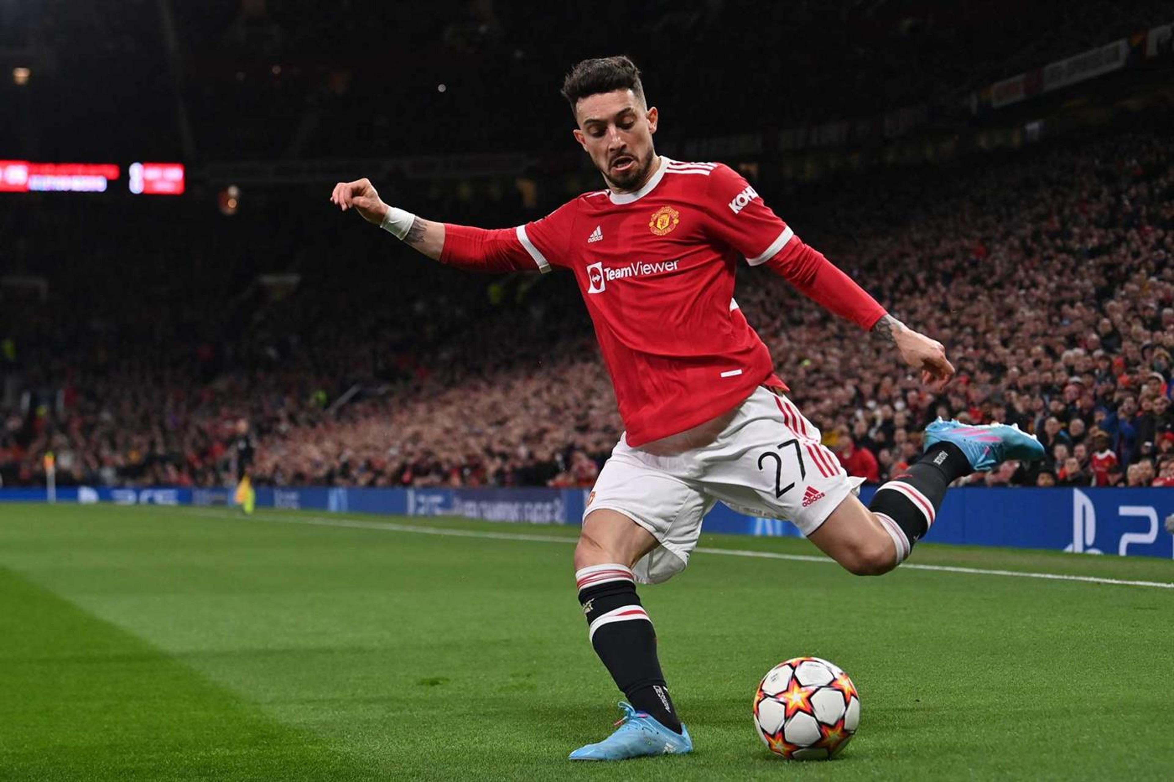 Alex Telles acerta com time espanhol e vai deixar o Manchester United