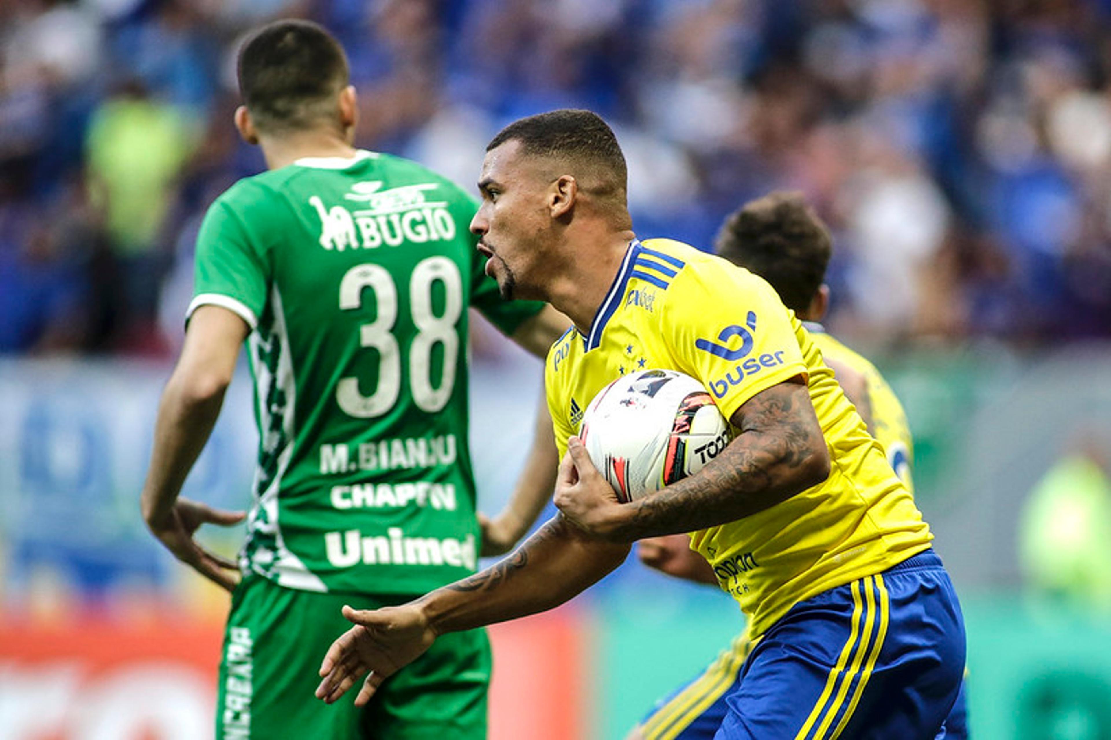 VÍDEO: melhores momentos do empate entre Cruzeiro e Chapecoense pela Série B