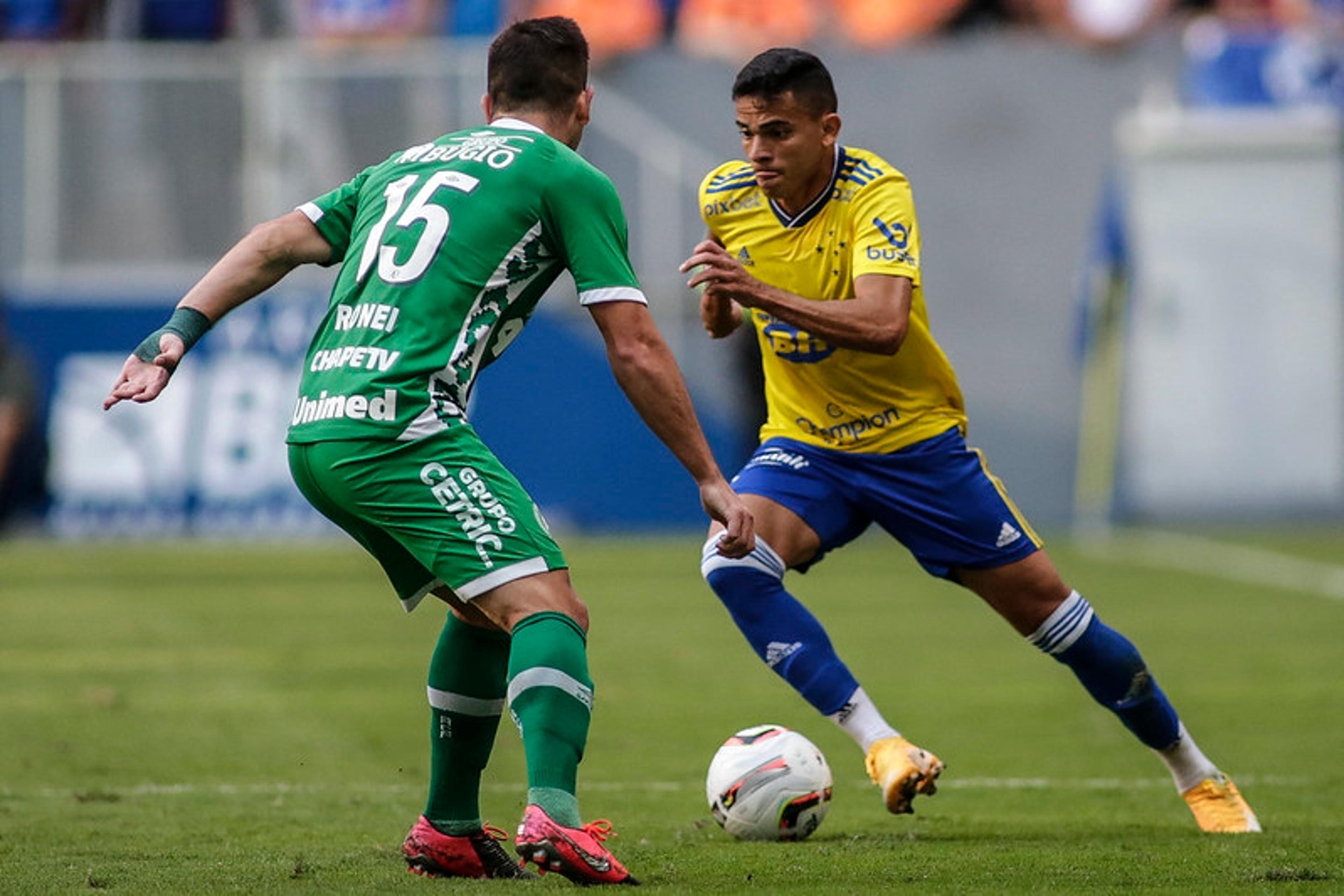 Cruzeiro empata com a Chape em Brasília e segue firme na ponta da Série B do Brasileirão