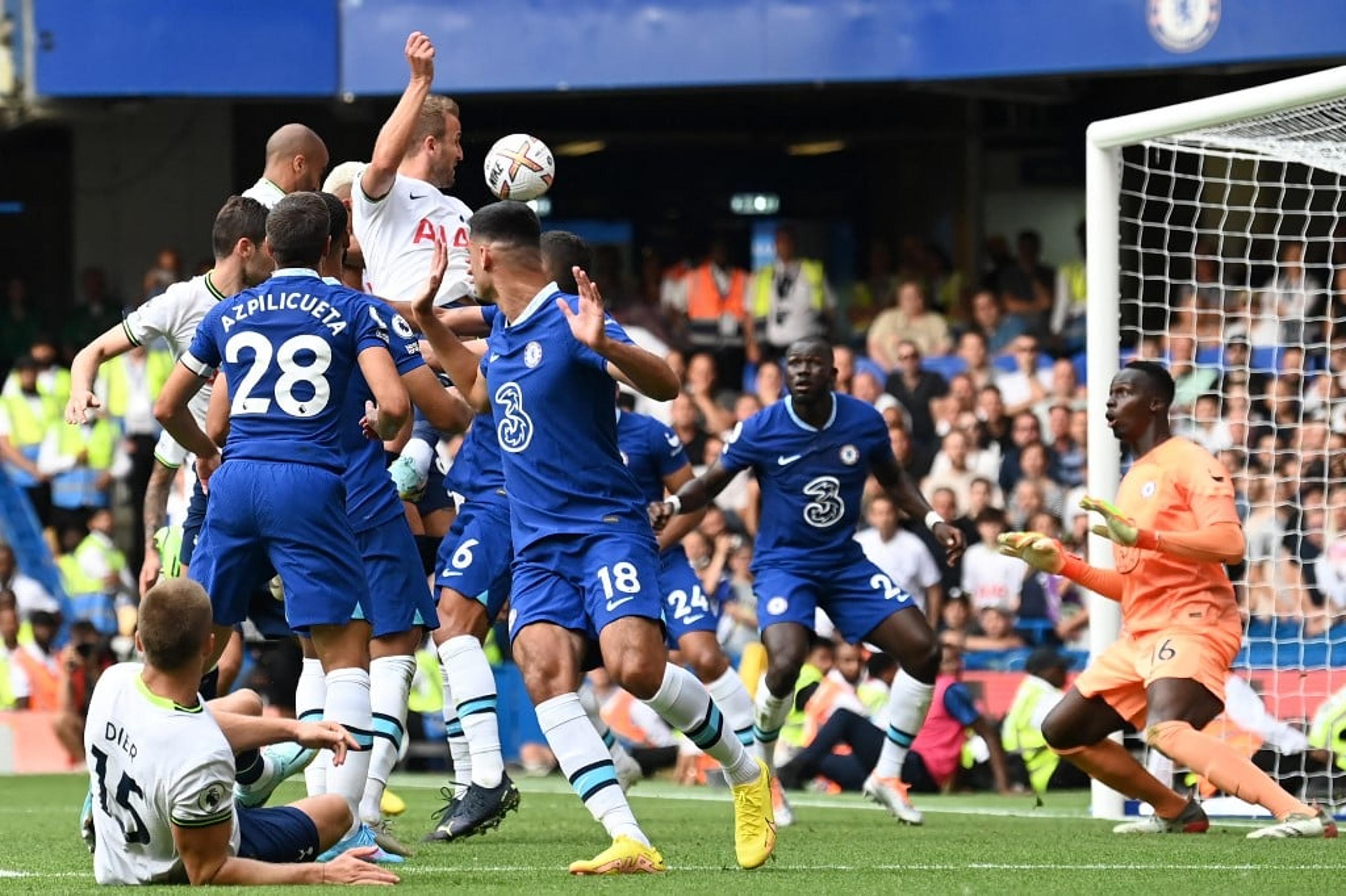 Com treta entre técnicos e muita emoção, Chelsea e Tottenham empatam em clássico londrino