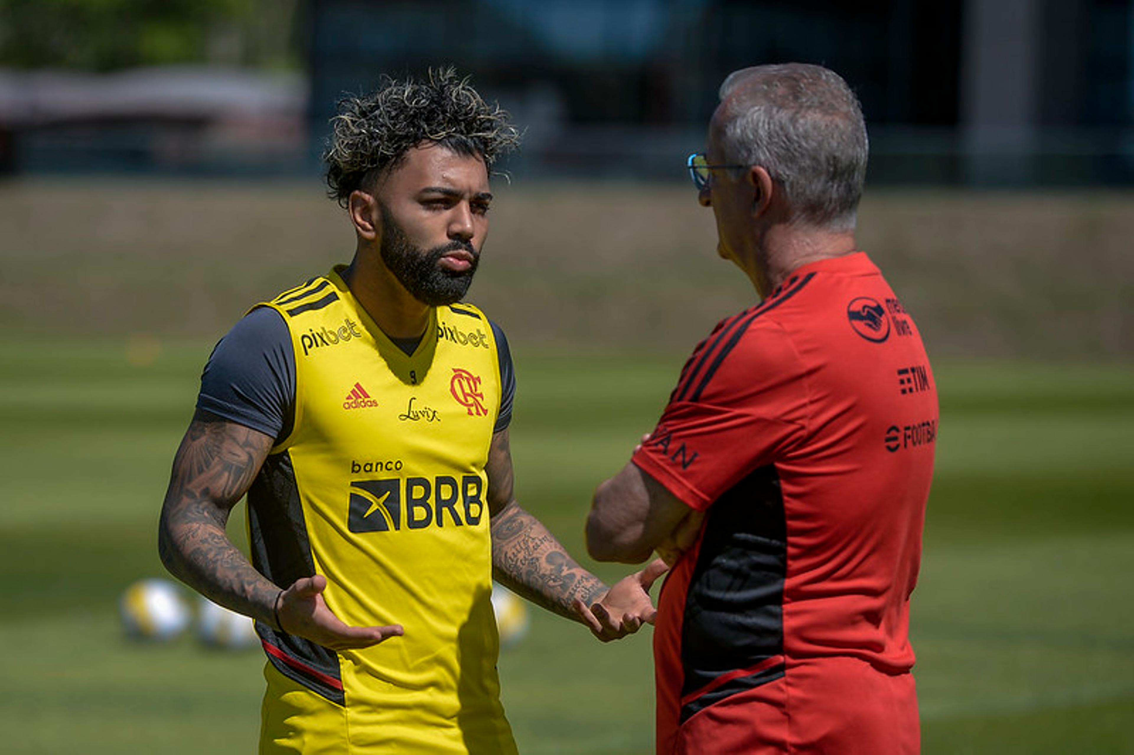 Flamengo inicia preparação para jogo decisivo contra o Athletico; Dorival Júnior fará mudanças na equipe