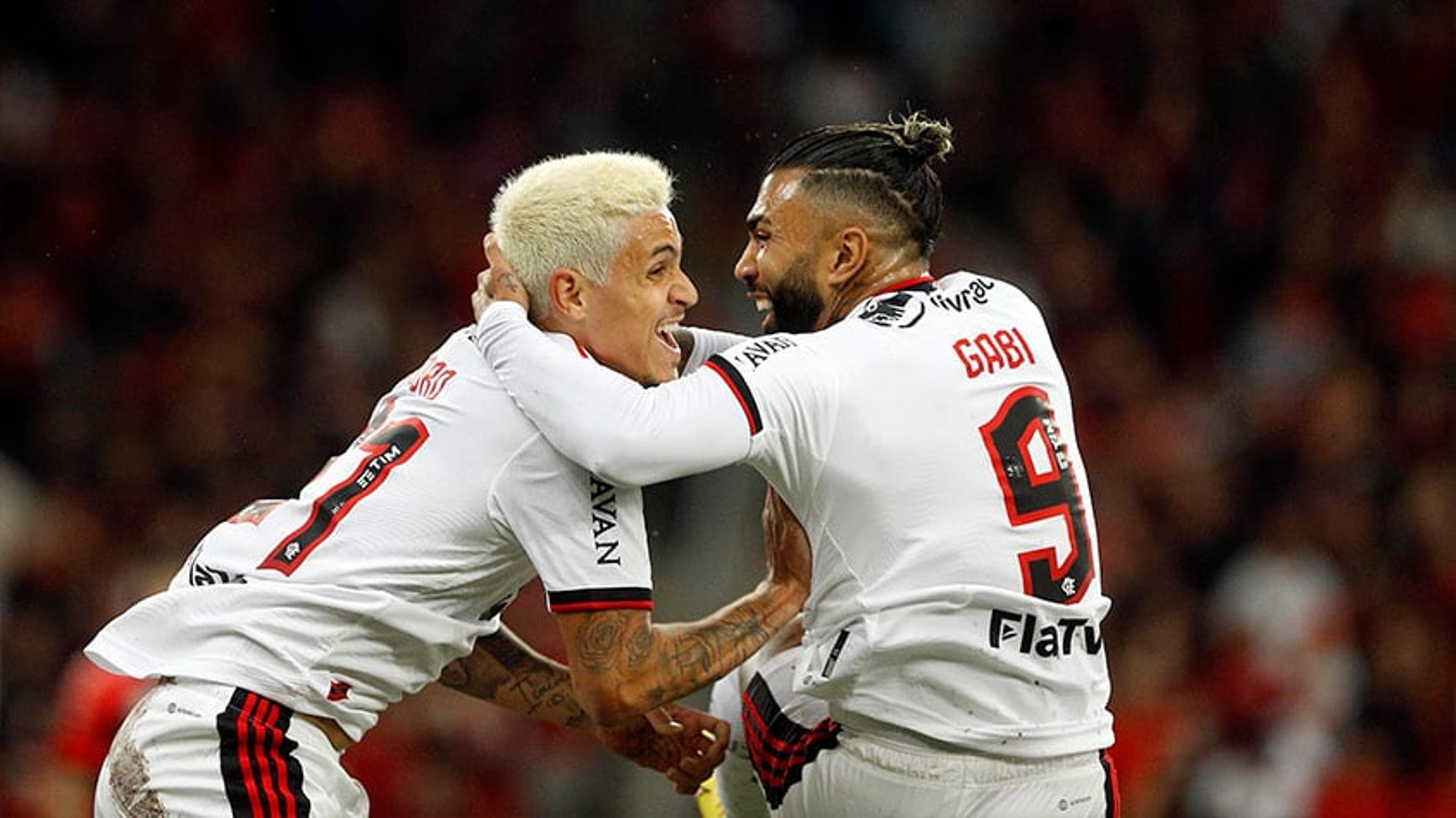 Gabigol ironiza ação da torcida do Athletico após classificação do Flamengo