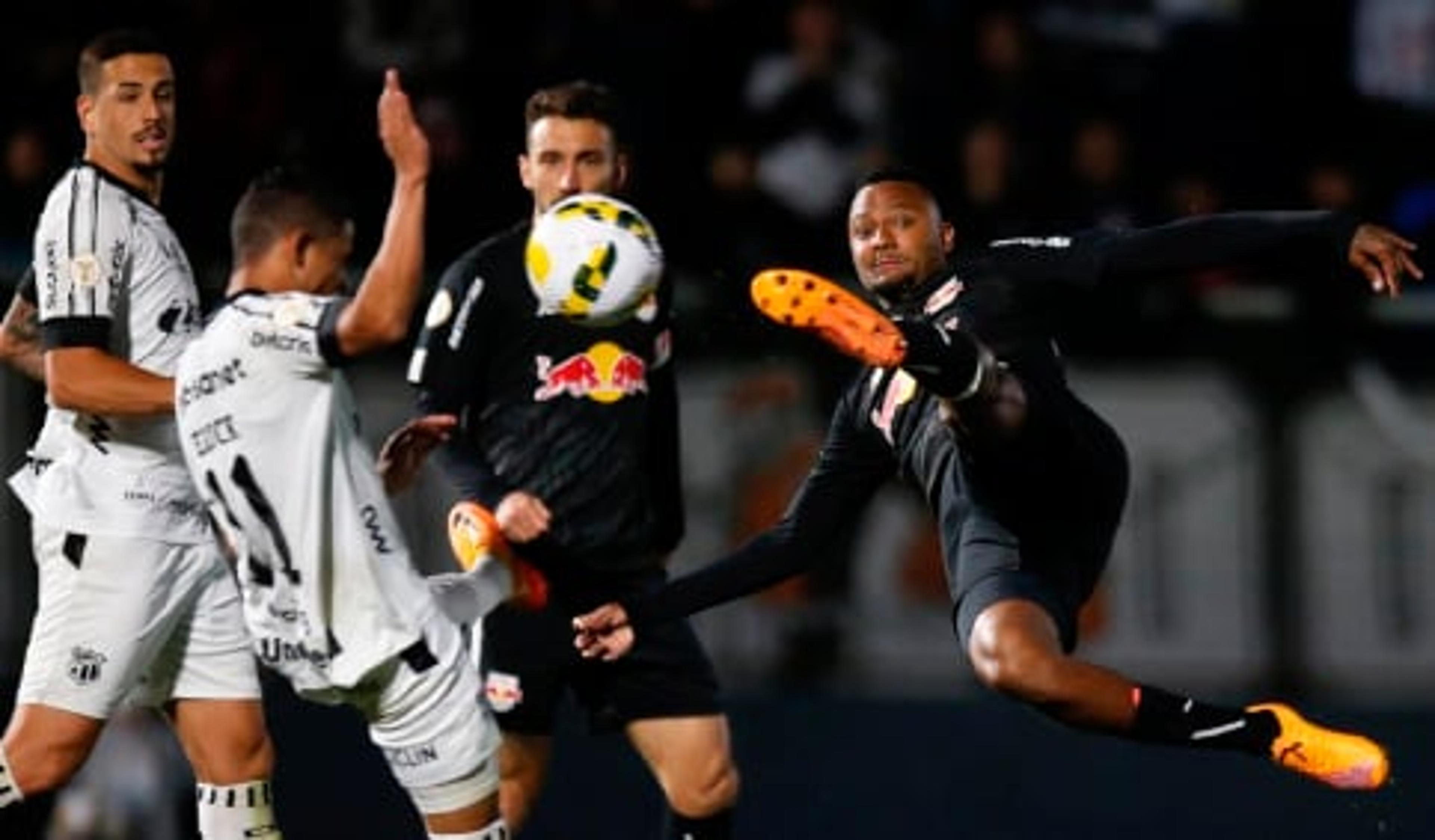 Red Bull Bragantino marca no fim e arranca empate contra o Ceará pelo Brasileiro