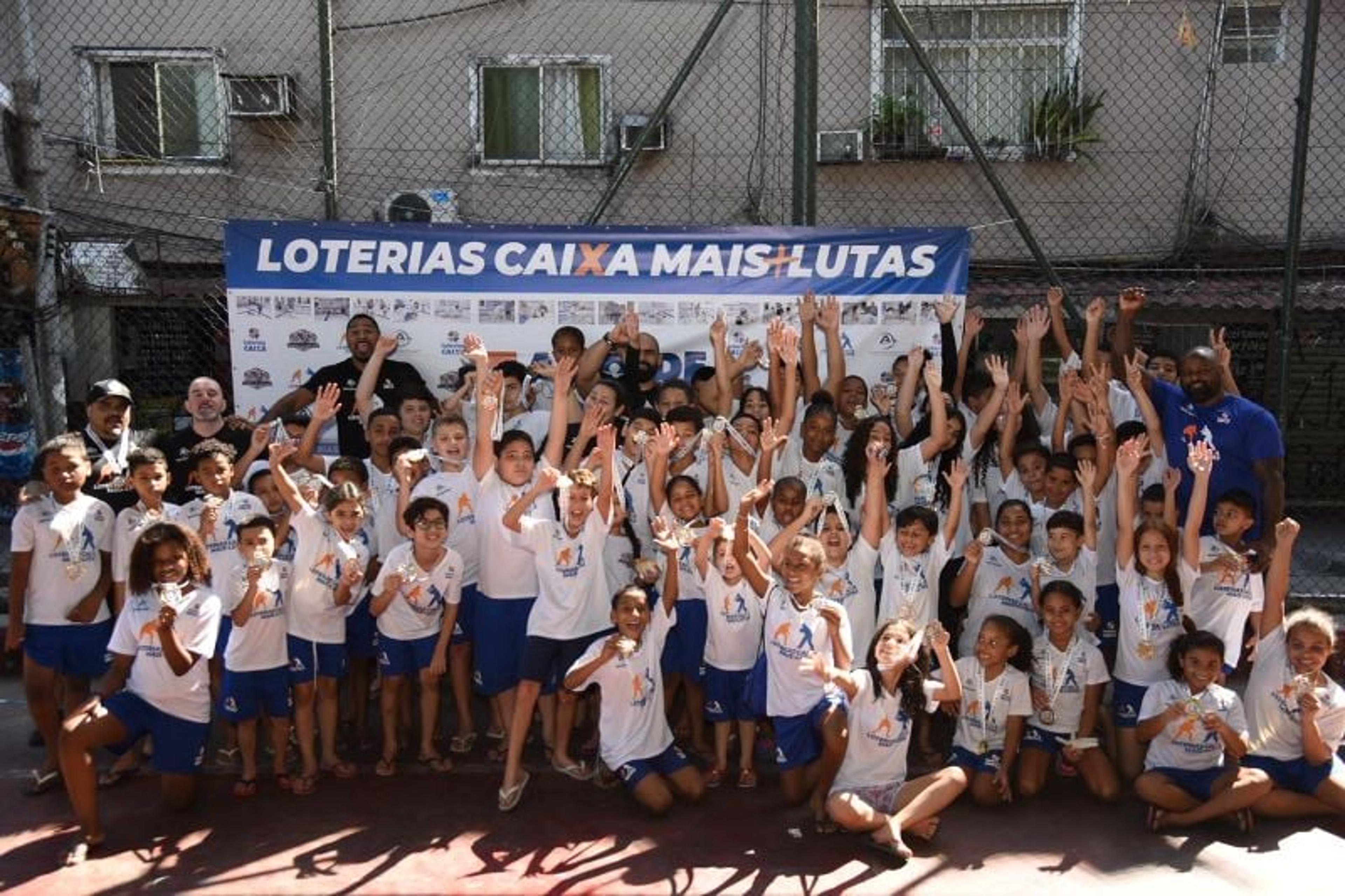 Projeto social de lutas promove confraternização para celebrar um ano do projeto