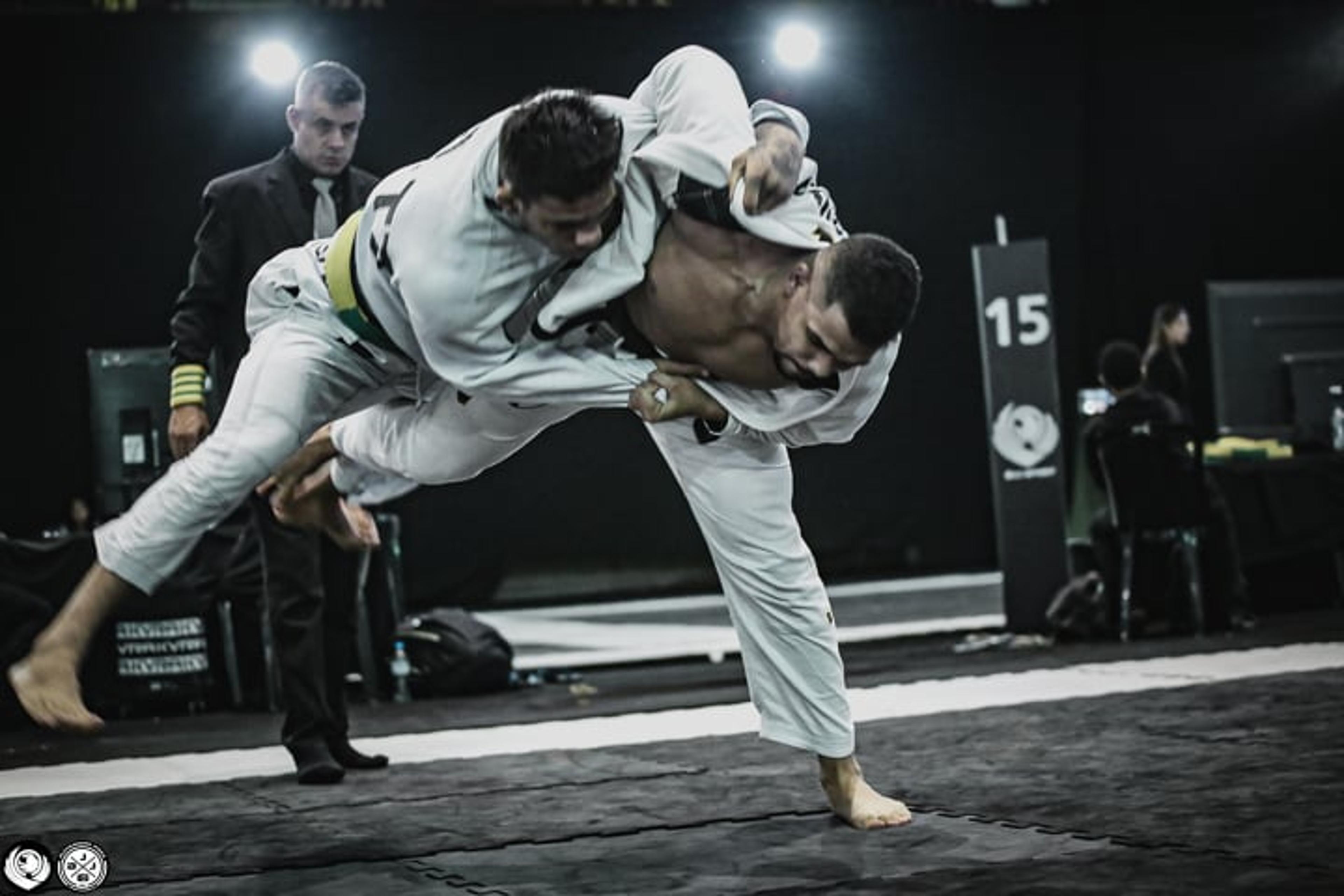 Homenagem a Leandro Lo e brilho dos faixas-preta marcam o BJJ Internacional da CBJJE