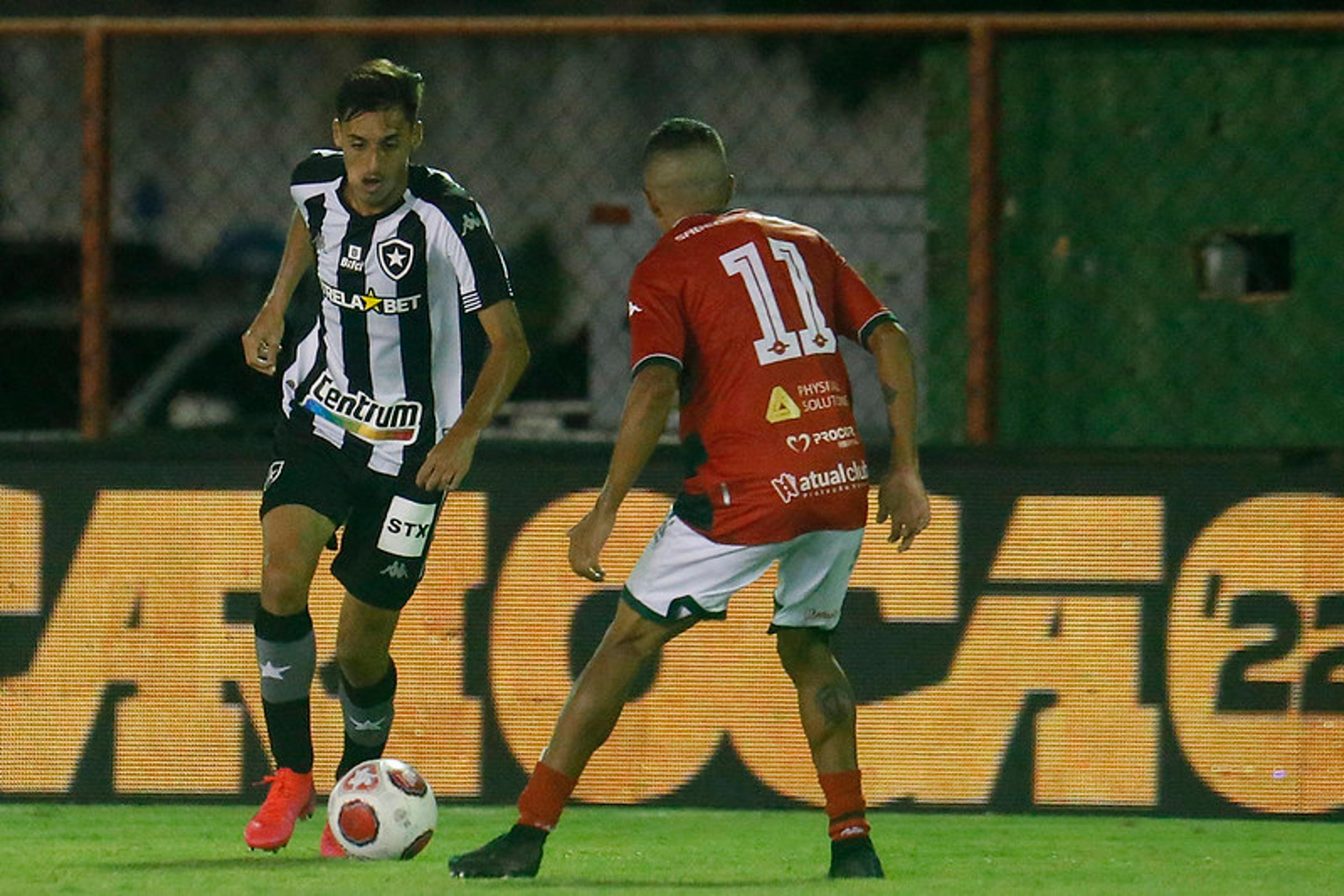 Botafogo fecha a renovação de Jefinho, lateral do sub-20