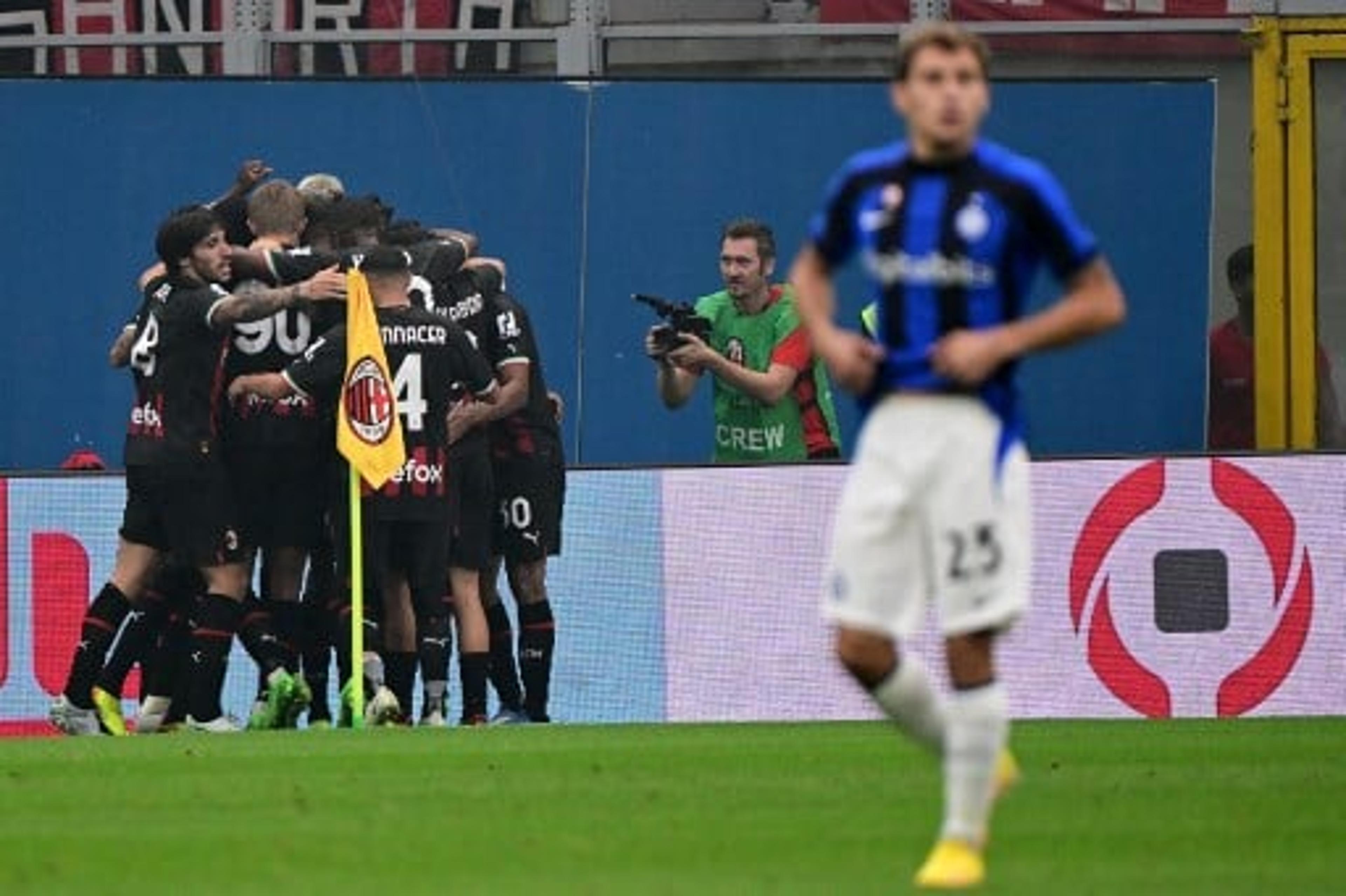 Rafael Leão dá show, e Milan vence a Inter de Milão no clássico pelo Italiano