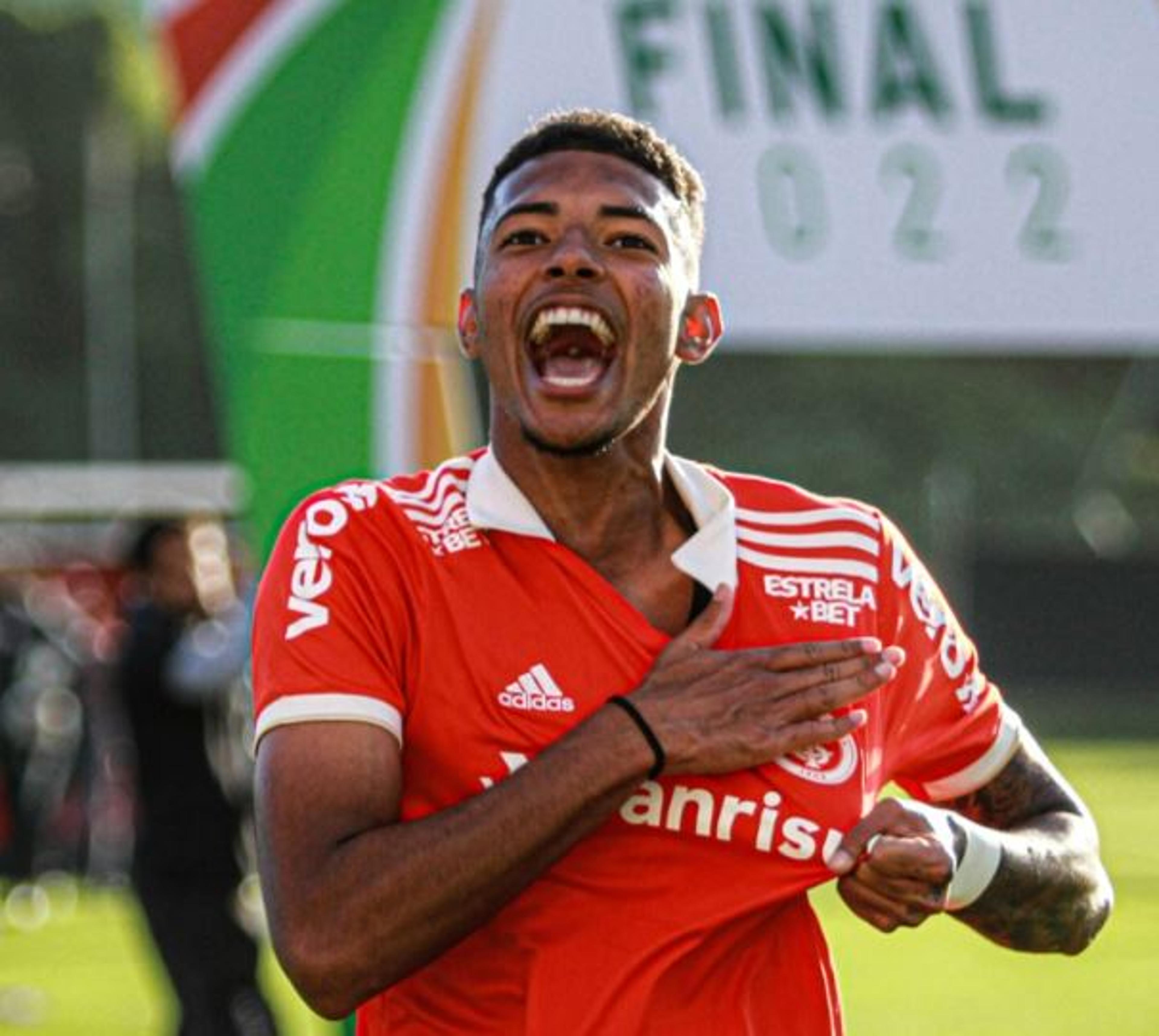 Decisivo, Matheus Dias revela sonho com gol do título no Gauchão Sub-20