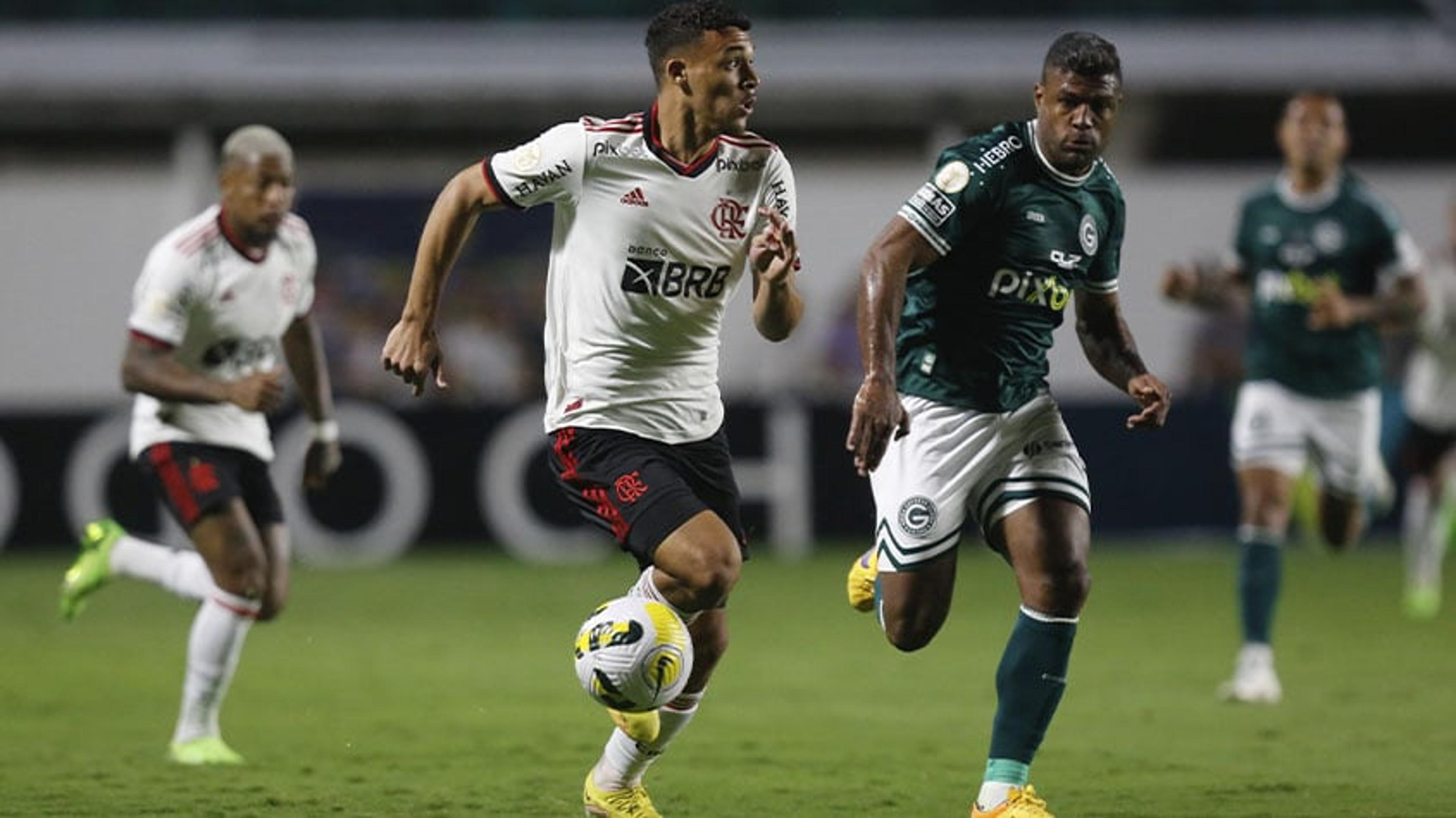 VÍDEO: os melhores momentos do empate entre Goiás e Flamengo pelo Brasileirão