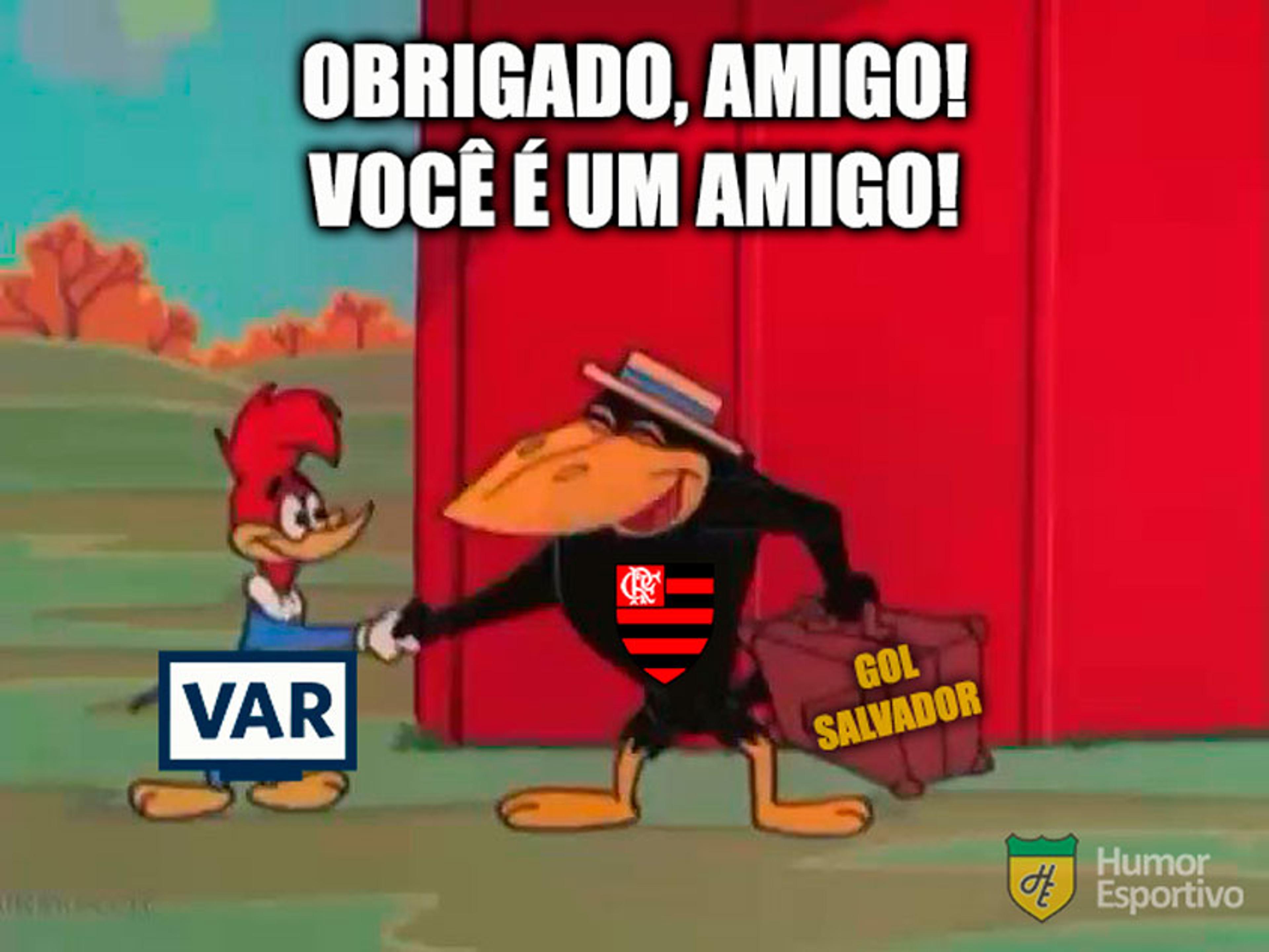 VARmengo? Rivais fazem memes após gol polêmico do Flamengo contra o Goiás