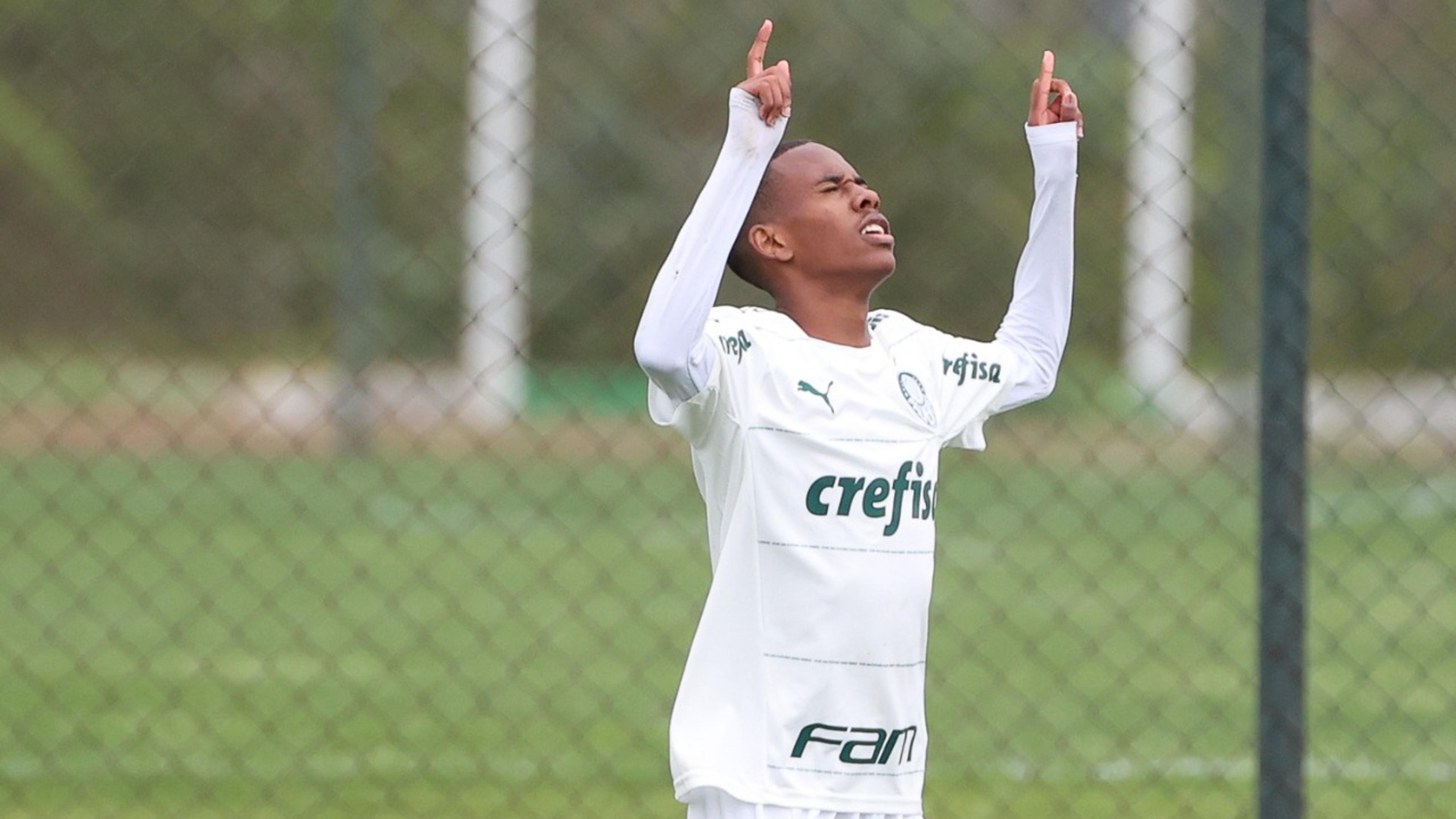 VÍDEO: Estêvão faz gol olímpico em vitória do Palmeiras no Brasileiro Sub-17