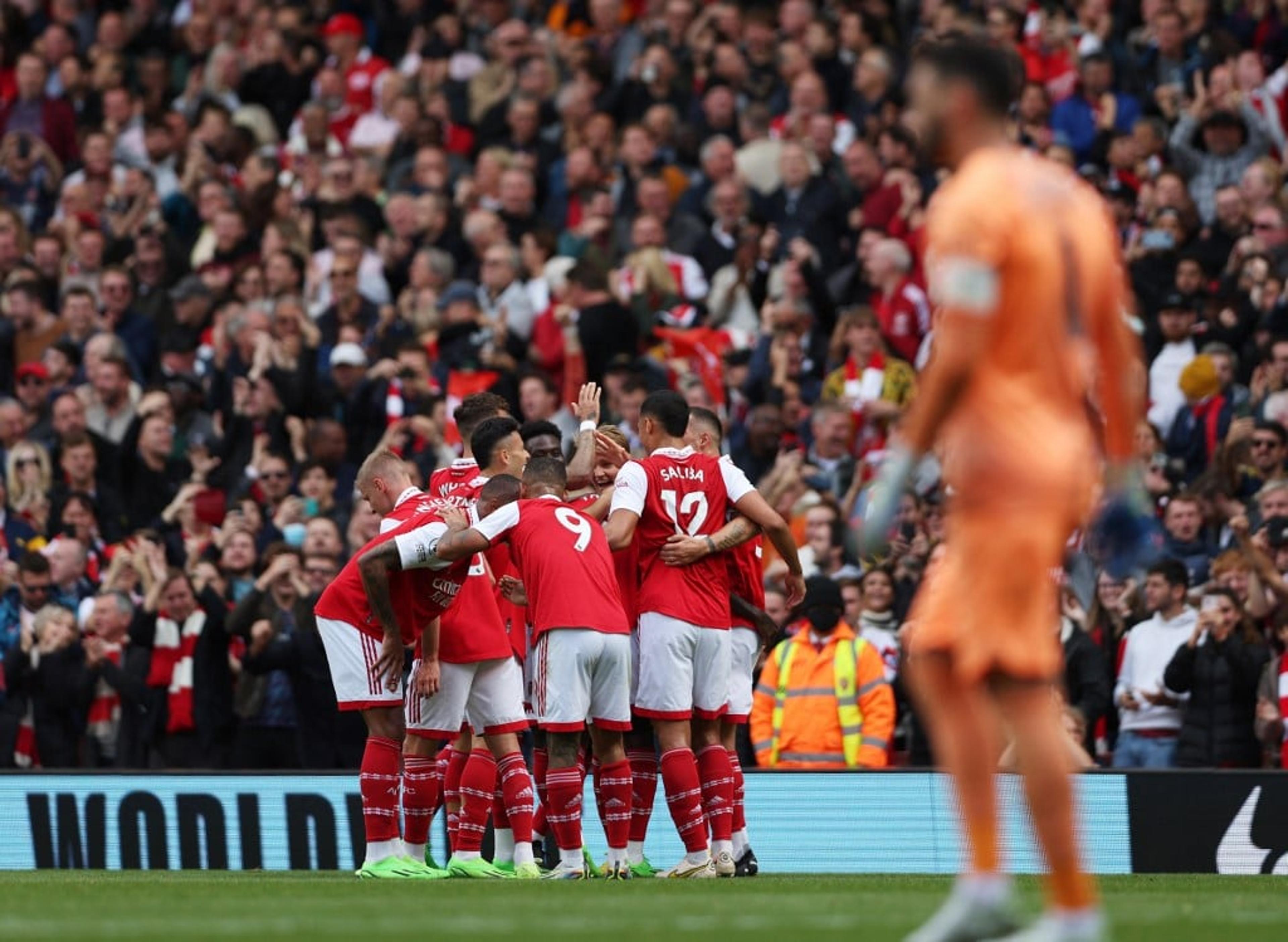 Gabriel Jesus marca, Arsenal vence o Tottenham e segue na liderança da Premier League