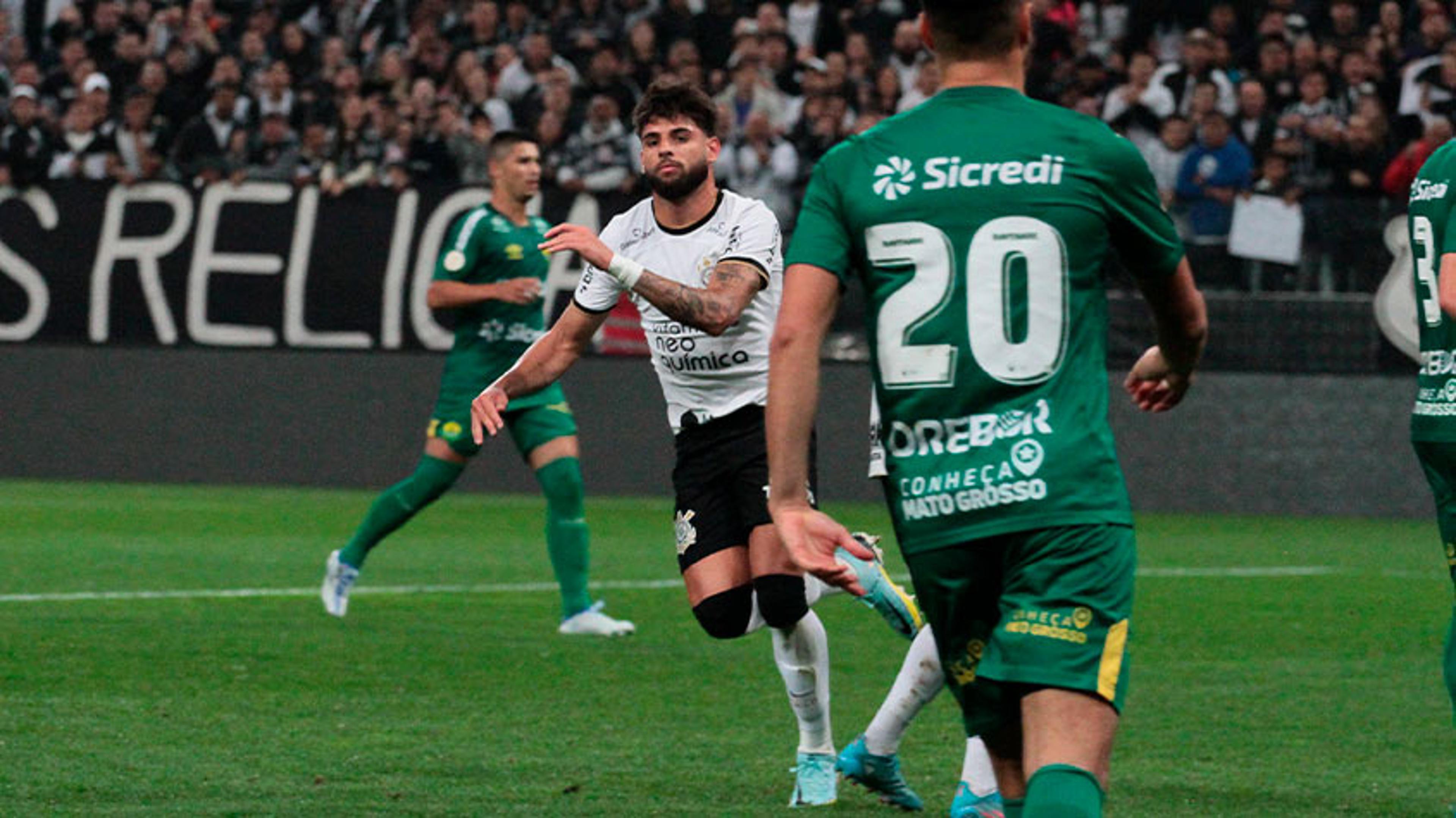 Yuri e Guedes voltam a decidir, Corinthians vence o Cuiabá e permanece no G4 do Brasileirão