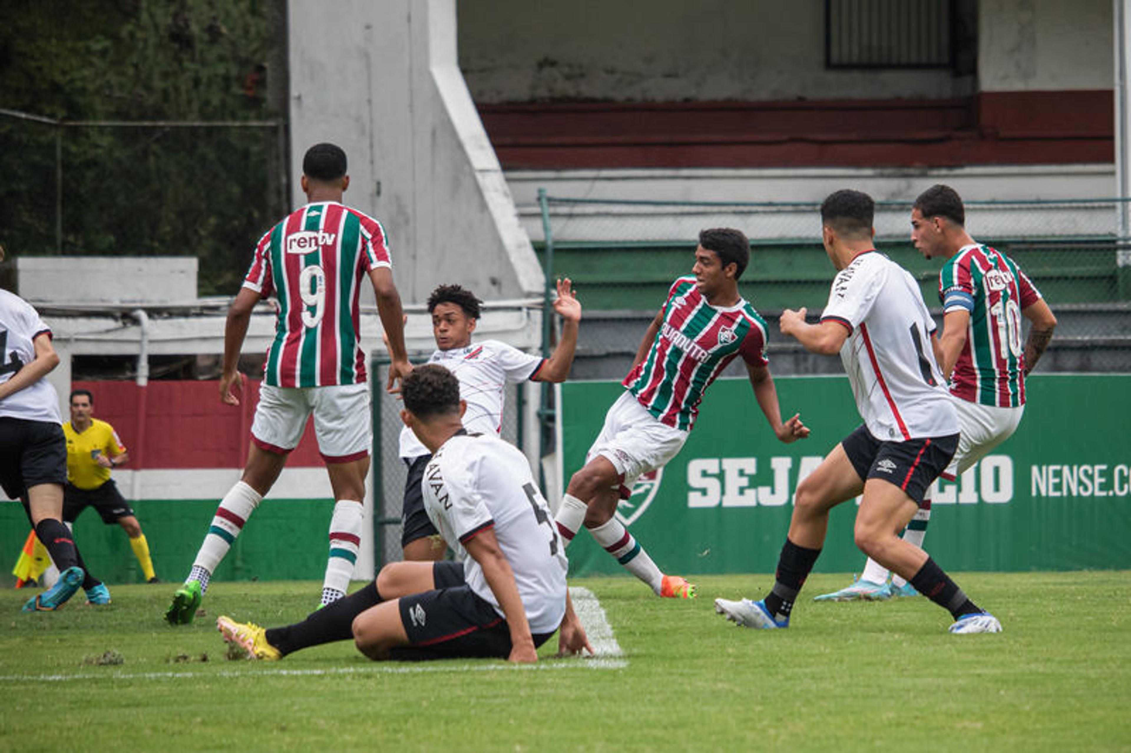 Athletico-PR vence o Fluminense e sai na frente nas quartas de final do Campeonato Brasileiro Sub-17