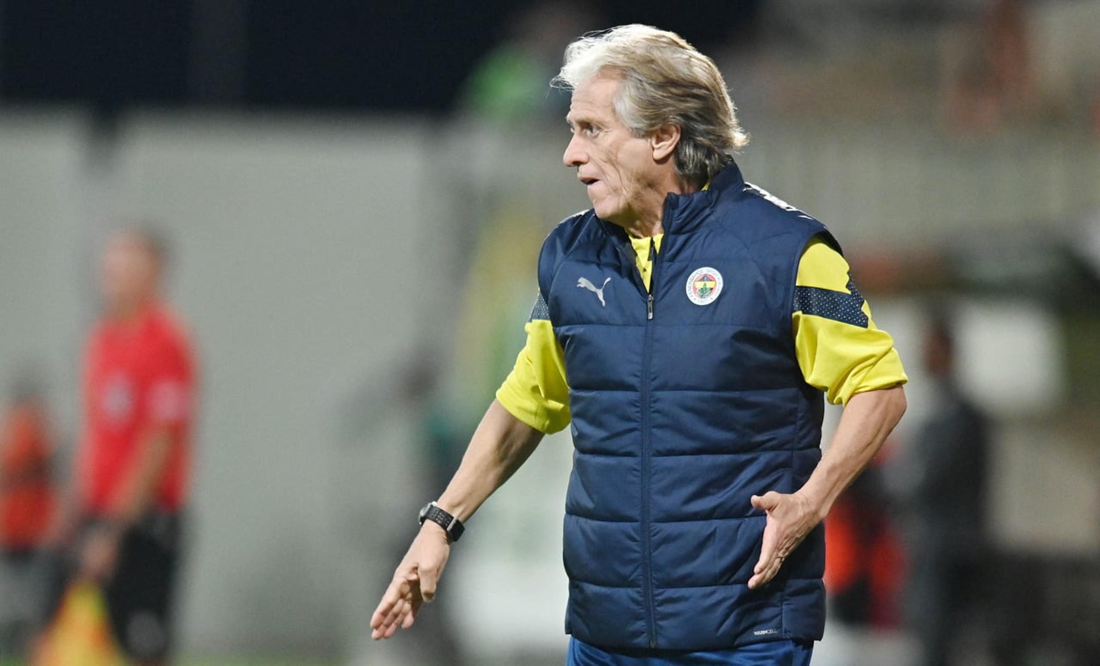 Fenerbahçe de Jorge Jesus vence Basaksehir e é campeão da Copa da Turquia