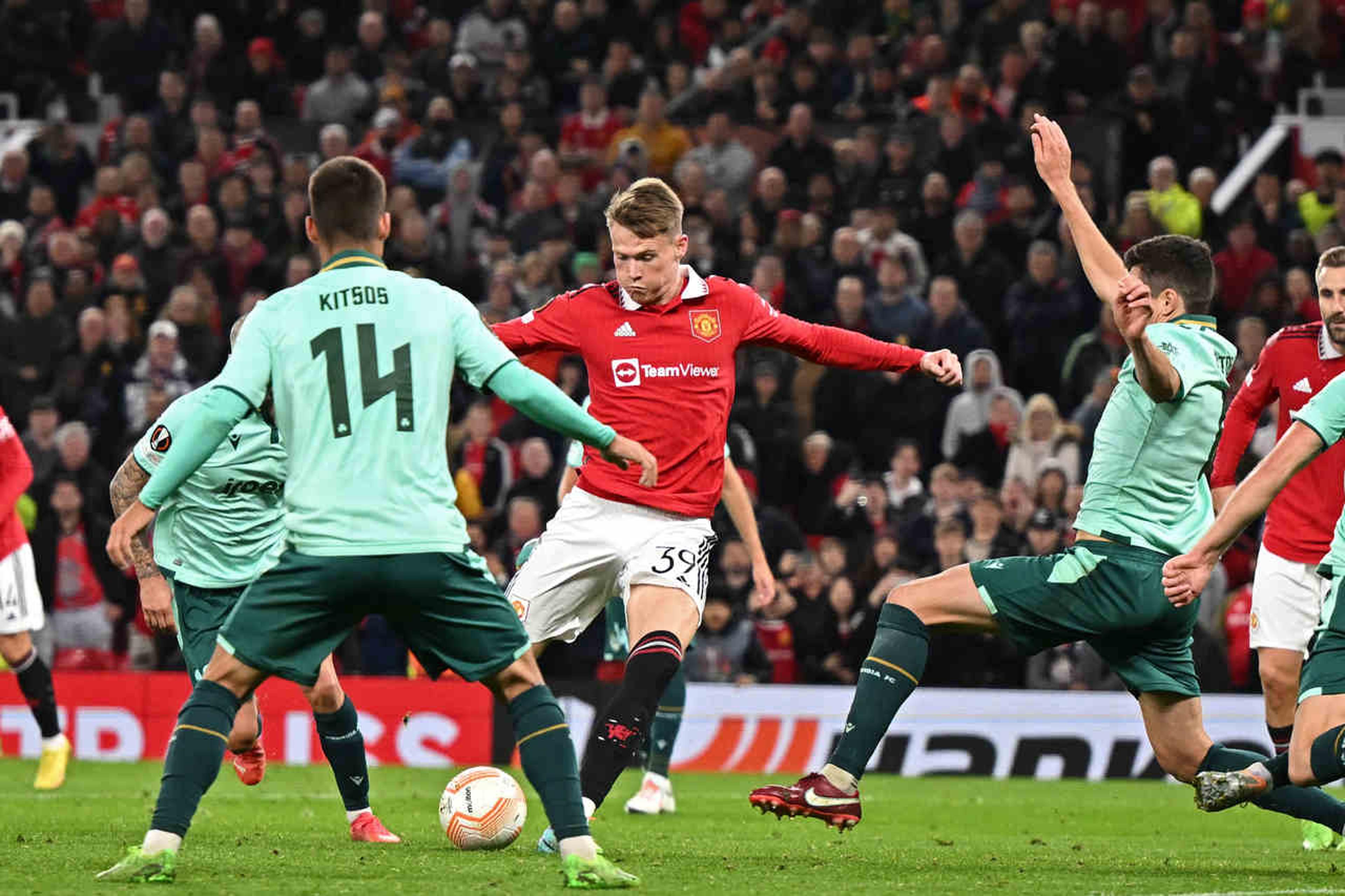 No ‘Fergie Time’, Manchester United vence Omonia em casa pela Liga Europa